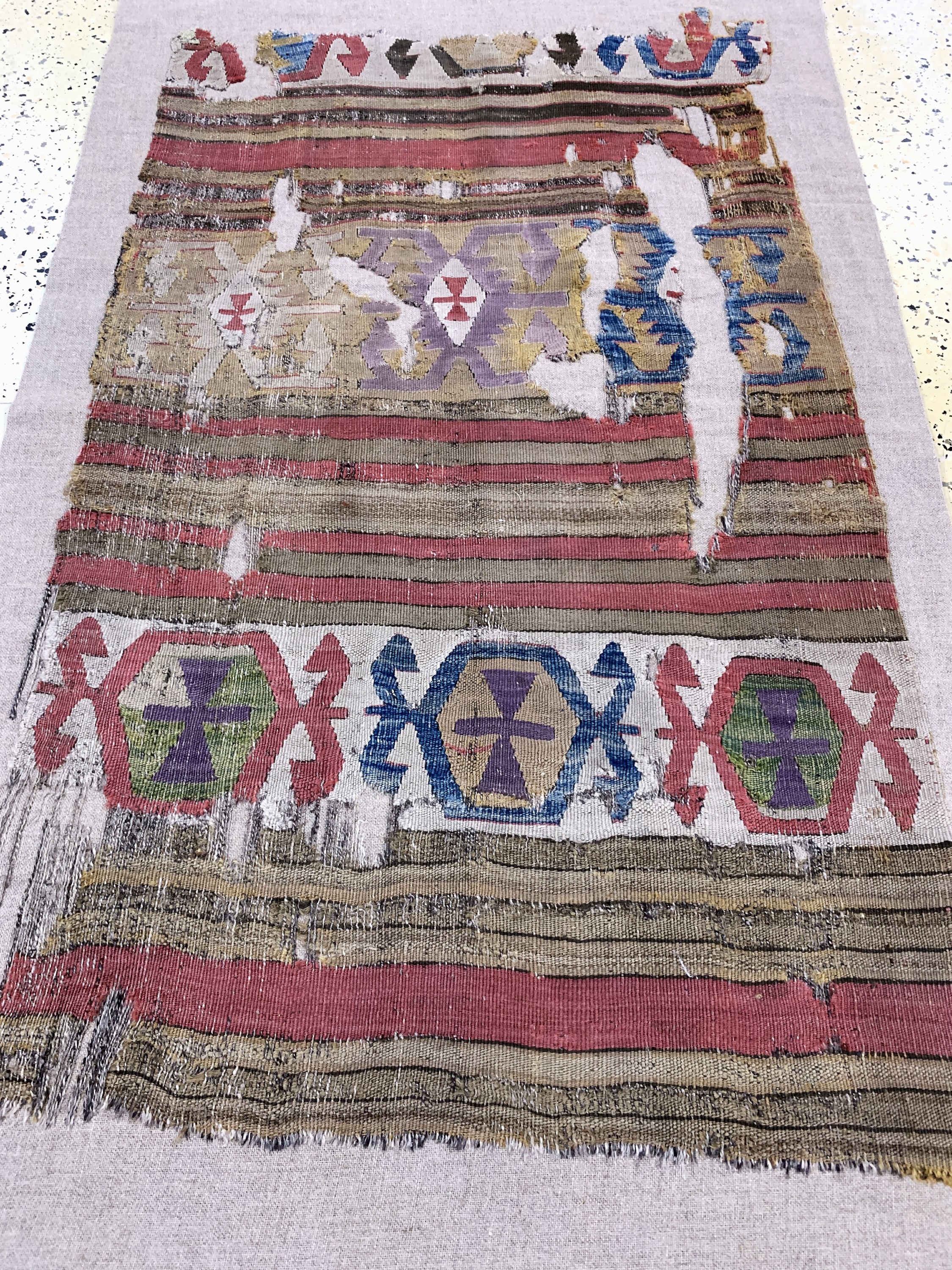 Detail c: Afyon Kelim Fragment, Türkei, 19.Jhd, Wolleauf Wolle, ca. 120 x 75 cm