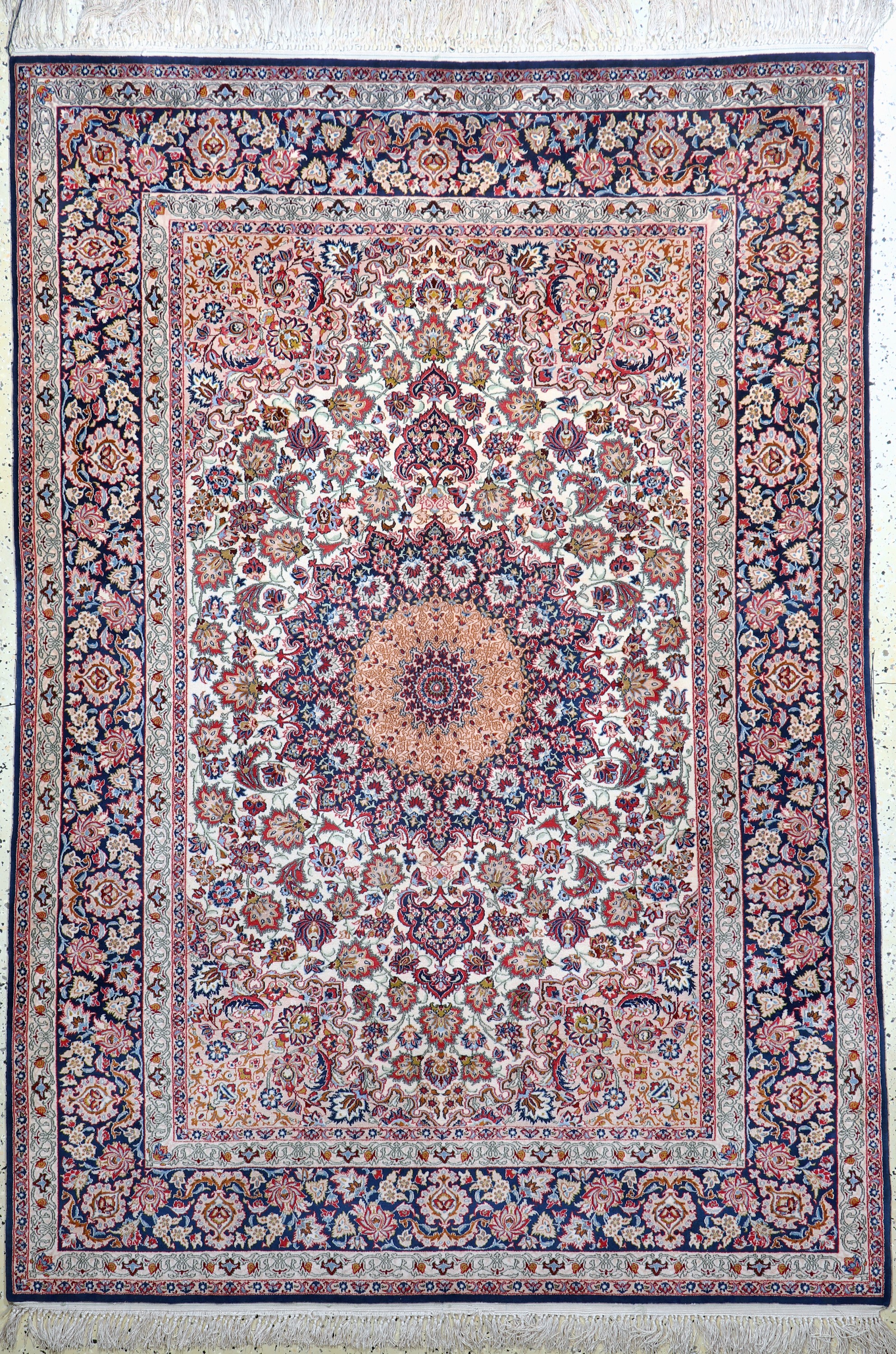 Esfahan fein, Persien, Mitte 20.Jhd, Korkwolle auf Seide, ca. 216 x 149 cm, ca. 1,0Mio. Kn/qm, EHZ: 2