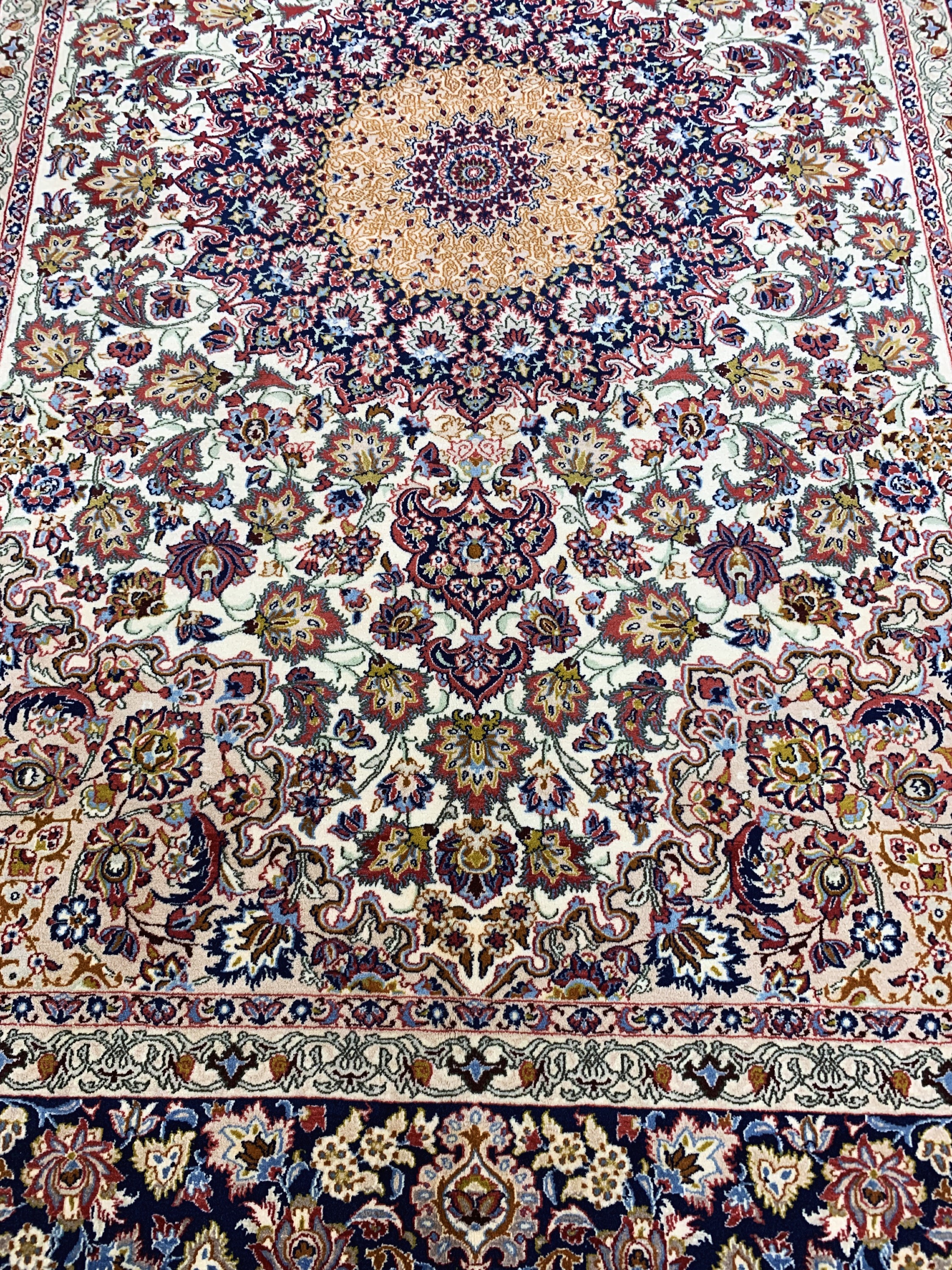 Detail f: Esfahan fein, Persien, Mitte 20.Jhd, Korkwolle auf Seide, ca. 216 x 149 cm, ca. 1,0Mio. Kn/qm, EHZ: 2