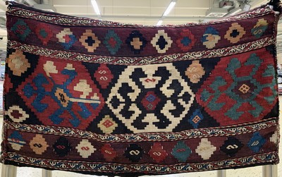 27004084b - Shahsawan Kelim Mafrasch, Persien, um 1900,Wolle auf Wolle, ca. 95 x 53 x 46 cm, EHZ: 3