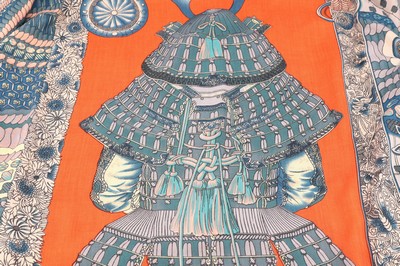 27005021a - Großes HERMES Tuch, 70% Kaschmir, 30% Seide, ´Parures de Samurais´, Aline Honore`, ...