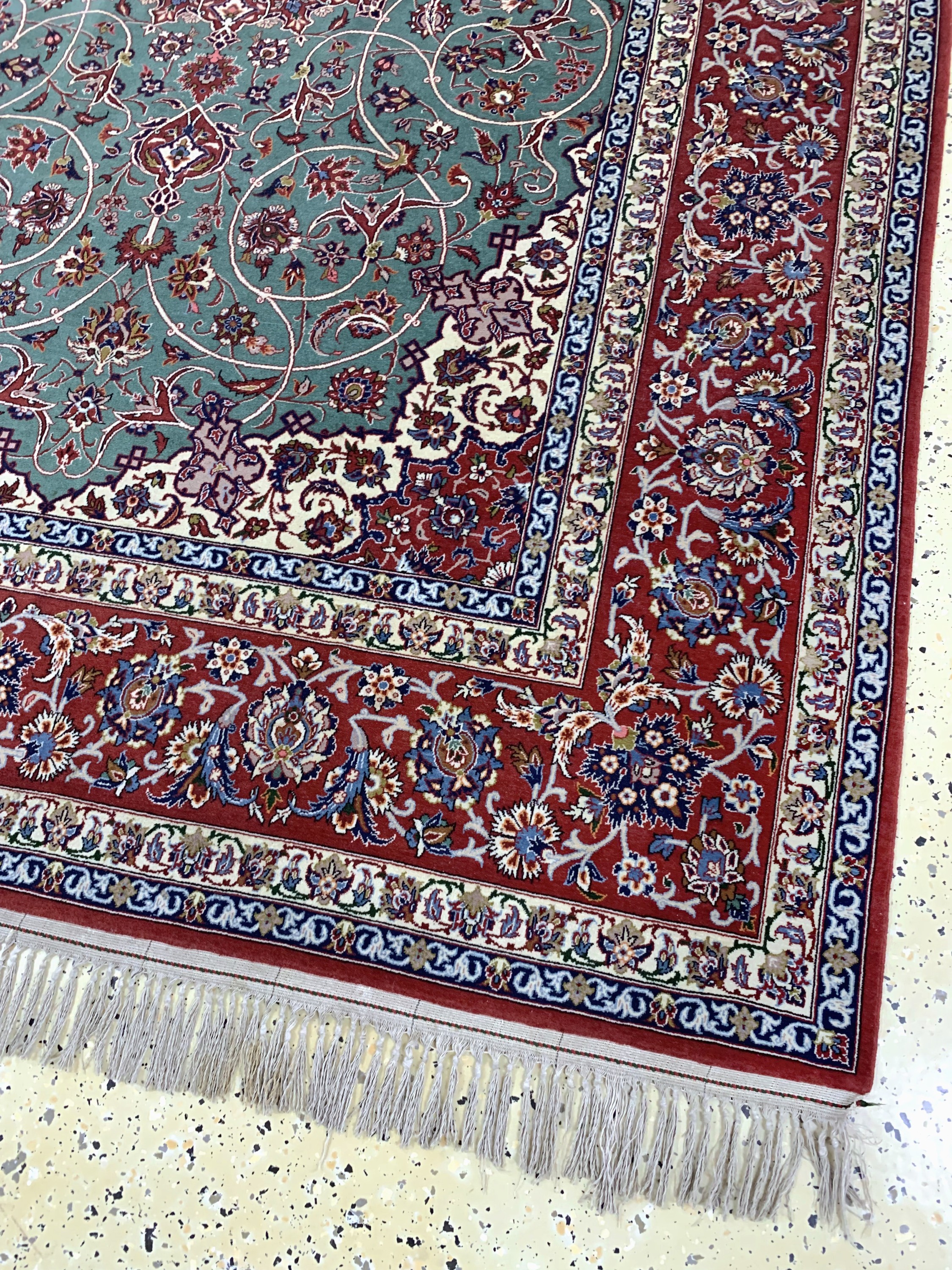Detail a: Esfahan fein(14 Kheft), Persien, Mitte 20.Jhd, Korkwolle mit und auf Seide, ca. 220 x150 cm, ca. 1,0 Mio. Kn/qm, EHZ: 1-2