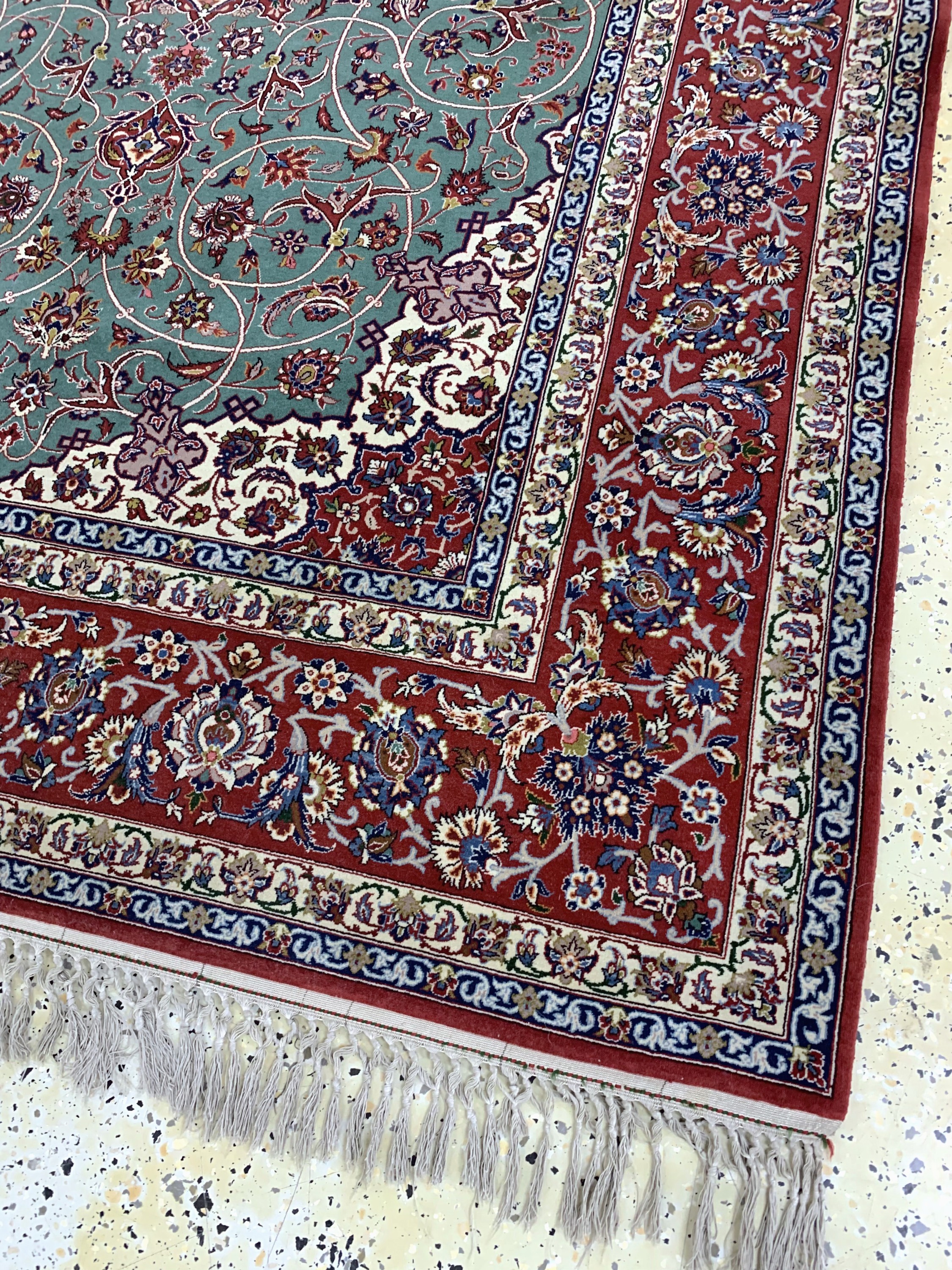 Detail d: Esfahan fein(14 Kheft), Persien, Mitte 20.Jhd, Korkwolle mit und auf Seide, ca. 220 x150 cm, ca. 1,0 Mio. Kn/qm, EHZ: 1-2