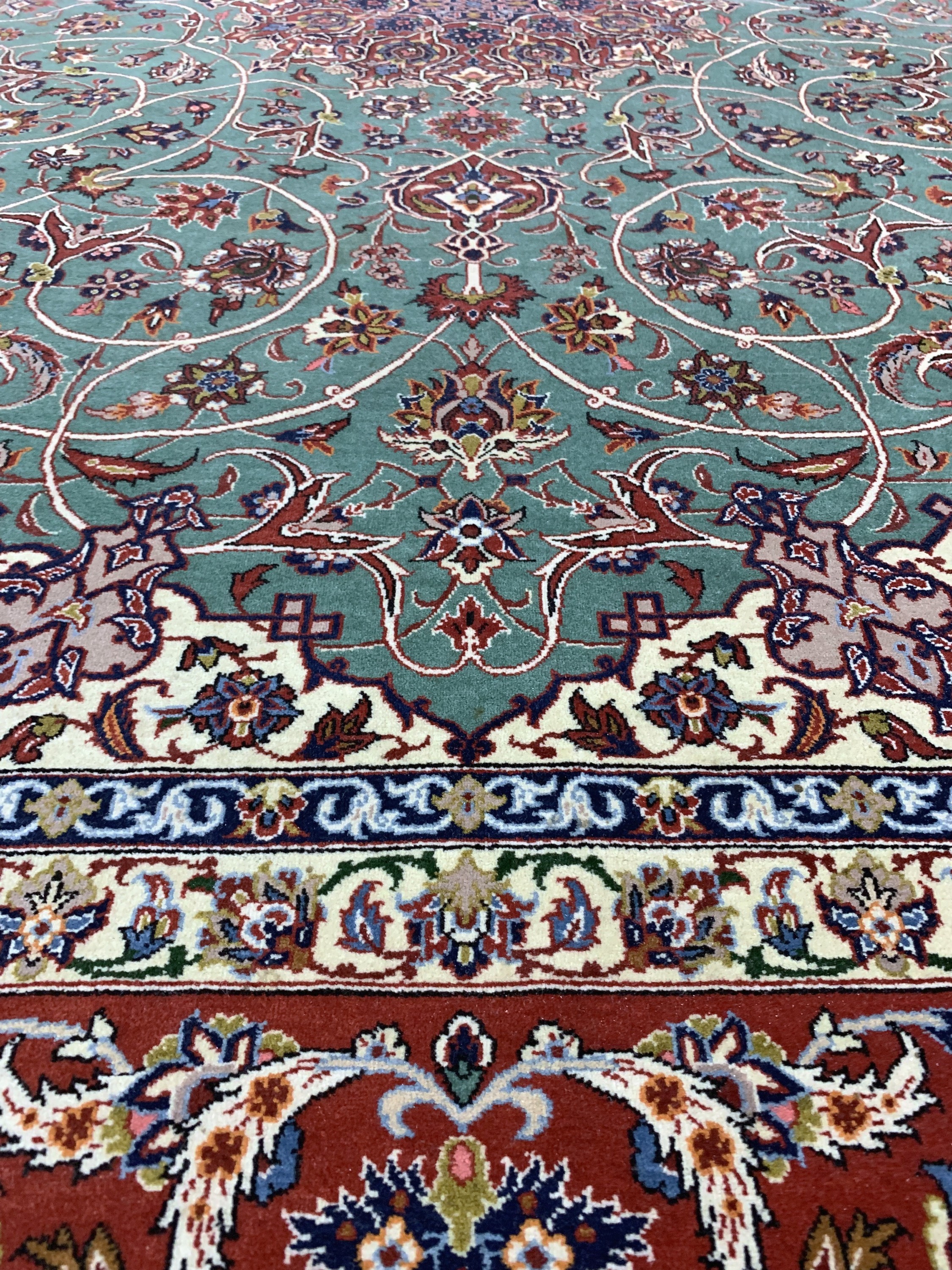 Detail h: Esfahan fein(14 Kheft), Persien, Mitte 20.Jhd, Korkwolle mit und auf Seide, ca. 220 x150 cm, ca. 1,0 Mio. Kn/qm, EHZ: 1-2