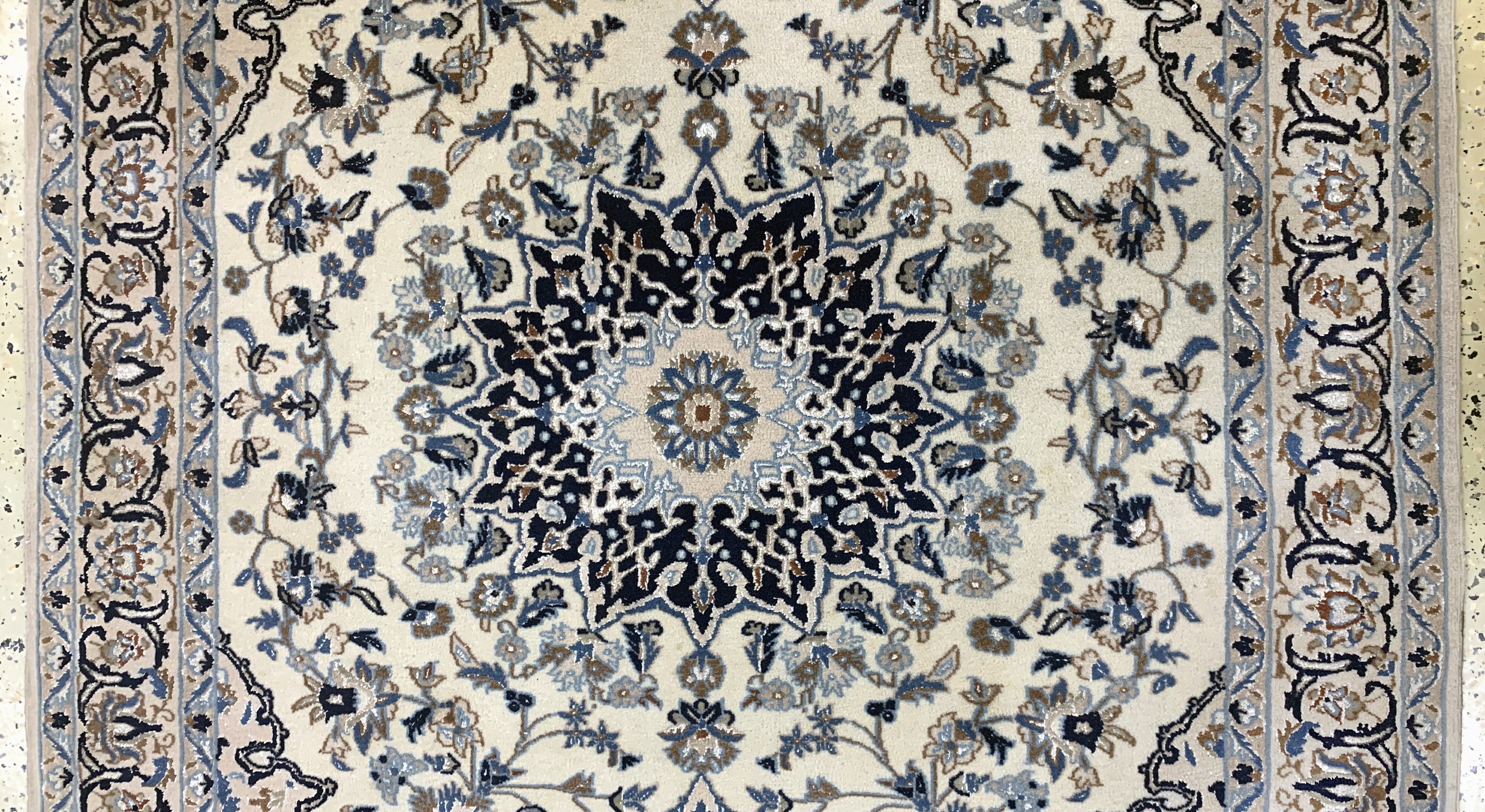 Detail b: Nain fein(9 La), Persien, Mitte 20.Jhd, Korkwolle mit Seide, ca. 210 x 134 cm, EHZ: 2