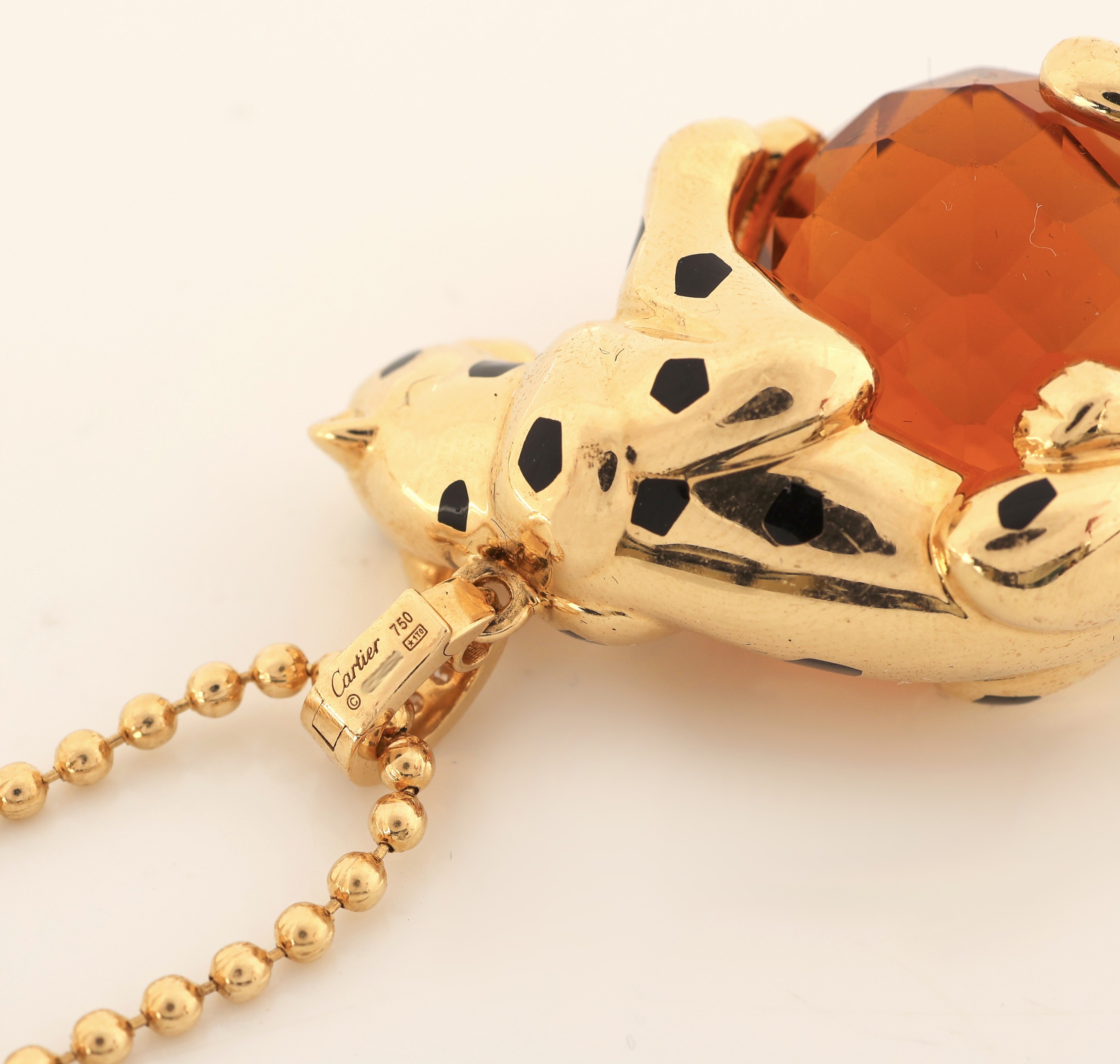 Detail c: 18 kt Gold PANTHERE DE CARTIER Citrin- Brillant-Anhänger, GG 750/000, Darstellung eines Panthers, Fell part. mit schwarzem Hartlack, gr. facett. ...