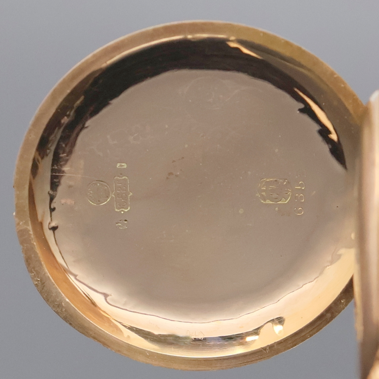 Detail e: TAVANNES System Glashütte Halbsavonette in RG 585/000, Schweiz um 1910, guill. 2-Deckel Goldgeh. dell./ber., auf Emailzifferbl. u. Cuvette bez. ...