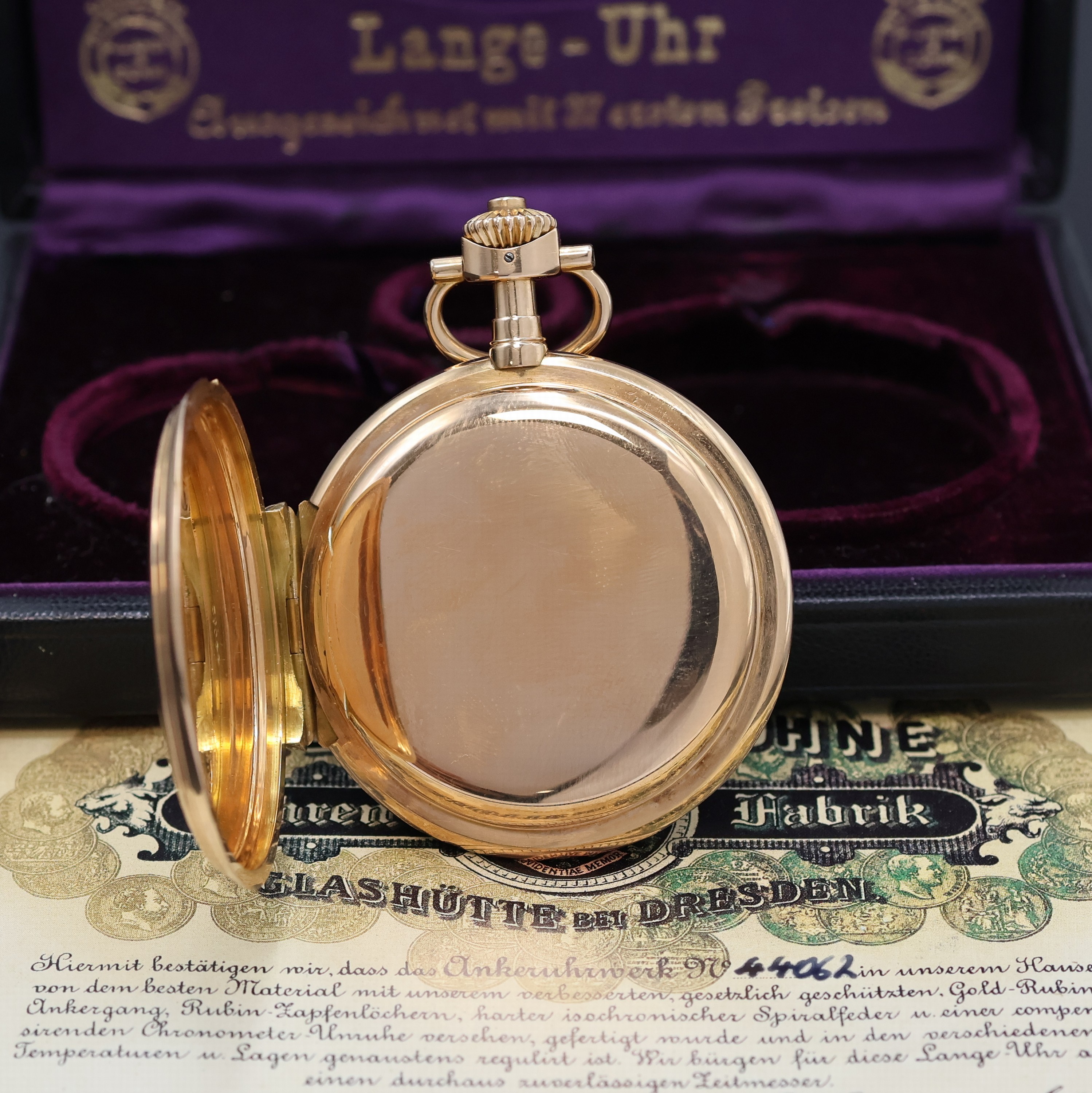 Detail c: A. LANGE & SÖHNE 1A Louis-XV Herrensavonette in RG 750/000, Deutschland um 1900, glattes 3-Deckel Goldgeh. m. großem Aussenscharnier dell., grav. ...