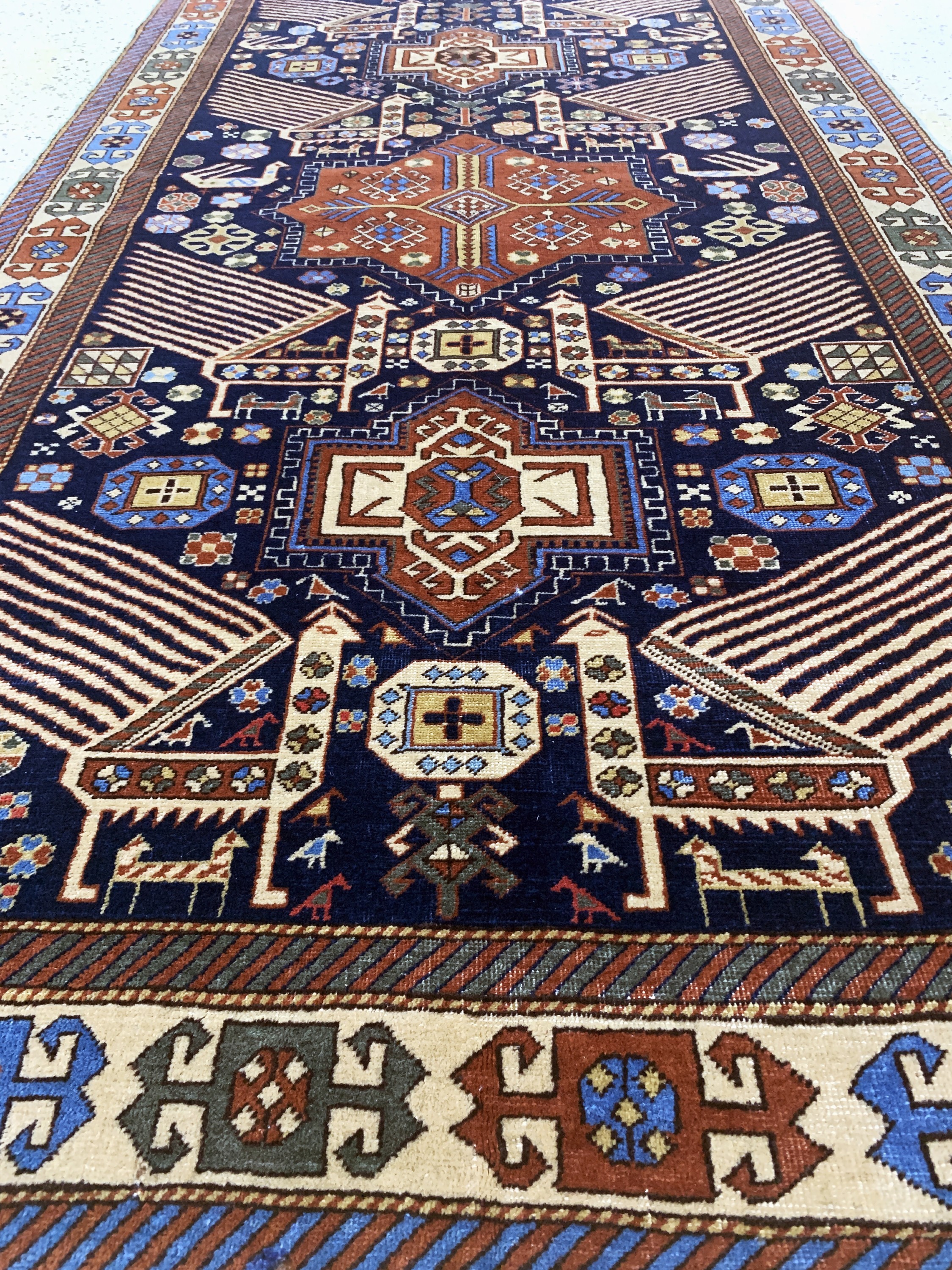 Detail d: "Akstafa"Kazak alt, Kaukasus, Anfang 20.Jhd, Wolle auf Wolle, ca. 225 x 125 cm, EHZ: 2-3