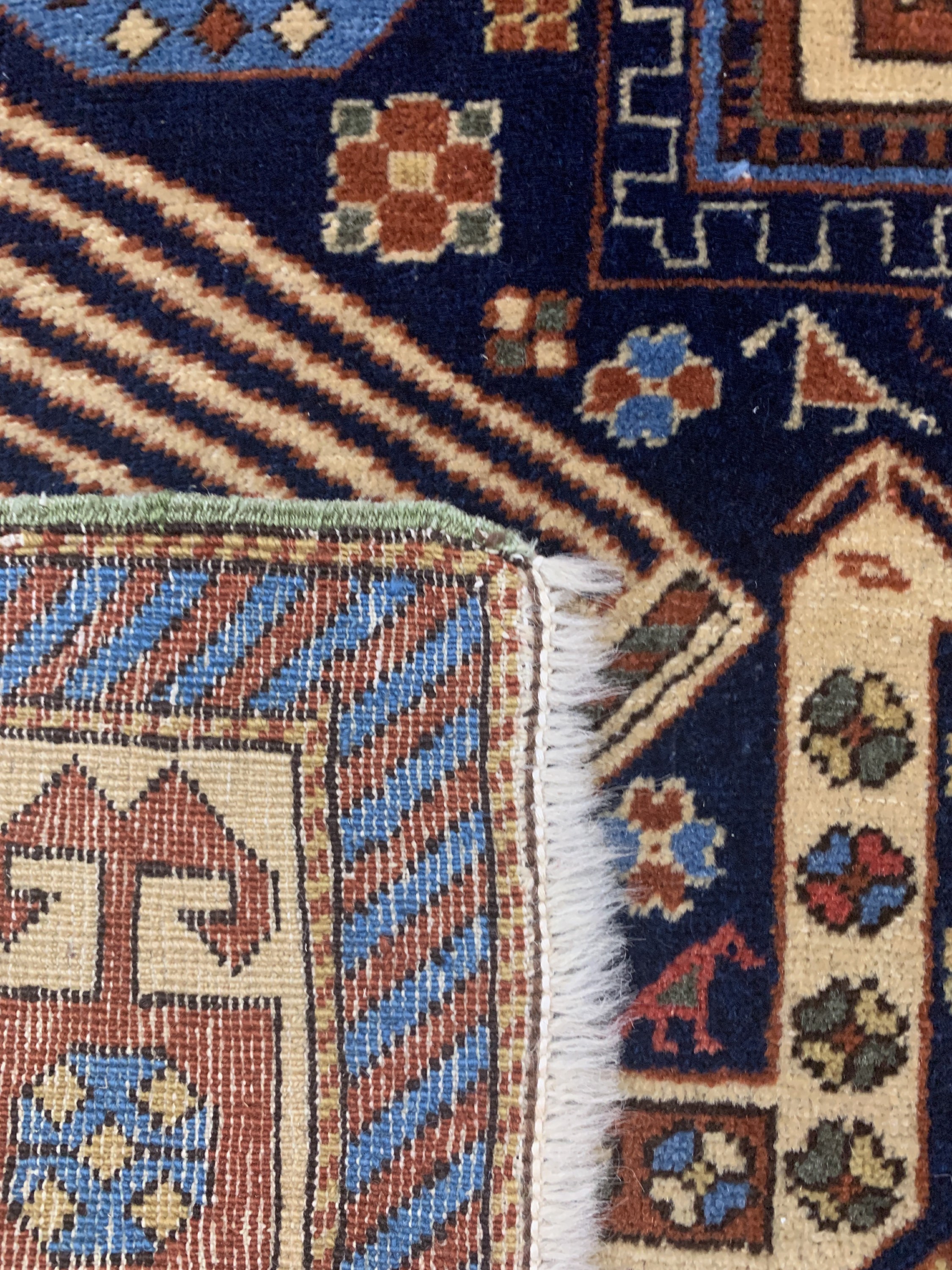 Detail e: "Akstafa"Kazak alt, Kaukasus, Anfang 20.Jhd, Wolle auf Wolle, ca. 225 x 125 cm, EHZ: 2-3
