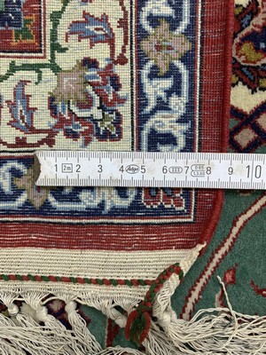 27005317i - Esfahan fein(14 Kheft), Persien, Mitte 20.Jhd, Korkwolle mit und auf Seide, ca. 220 ...