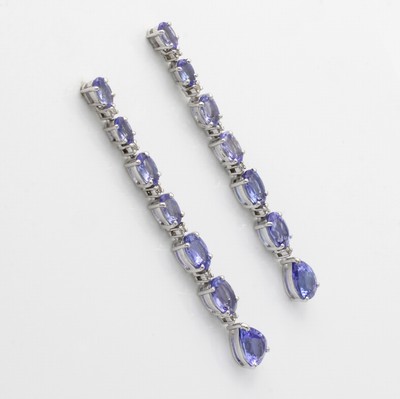 27005358a - Paar Ohrstecker mit Tansaniten und Diamanten, 925er Silber, ovale u. tropfenförm. ...
