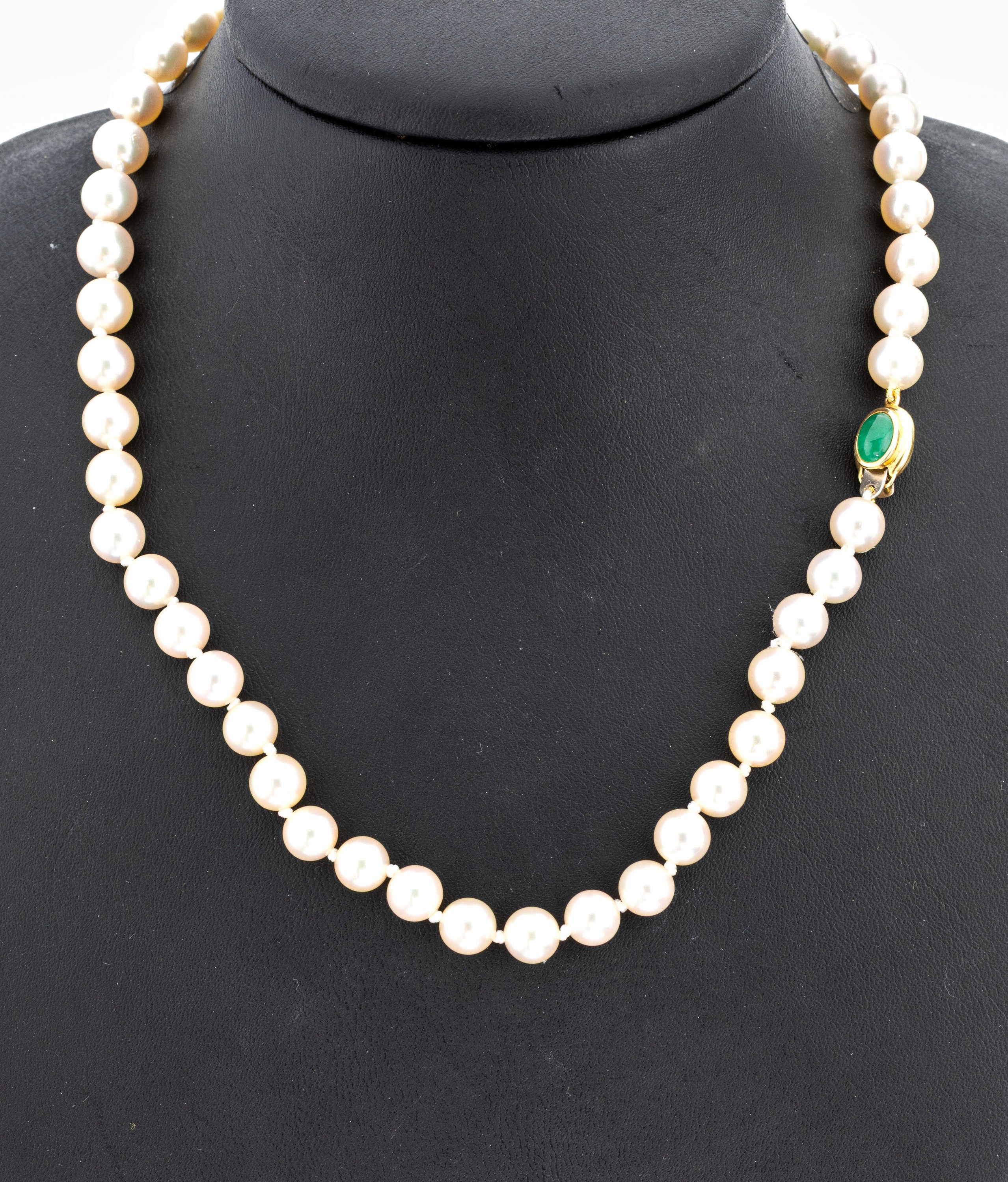 Image 27005544 - Perl-Collier mit 18 kt Gold Saphir-Smaragd- Schließe, GG/WG 750/000, Akoyazuchtperlen, ...