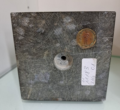 27005564h - Büste einer jungen Frau mit Kopftuch, Frankreich, um 1900, Alabaster, Serpentinsockel, ...