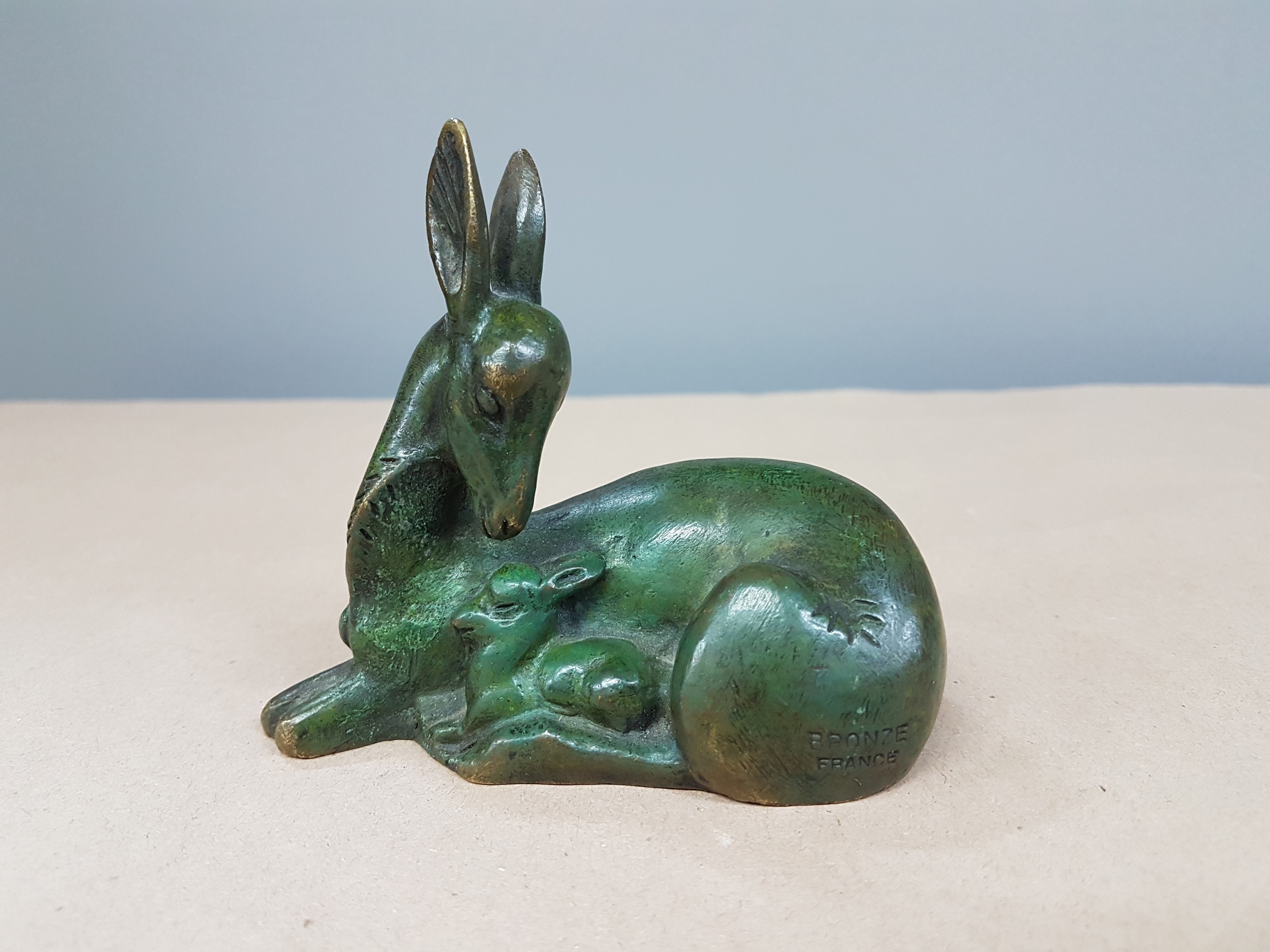 Detail a: Georges H. Laurent, Reh mit Kitz, Bronzeskulptur, signiert, ca. 9.5cm, L. ca. 10cm