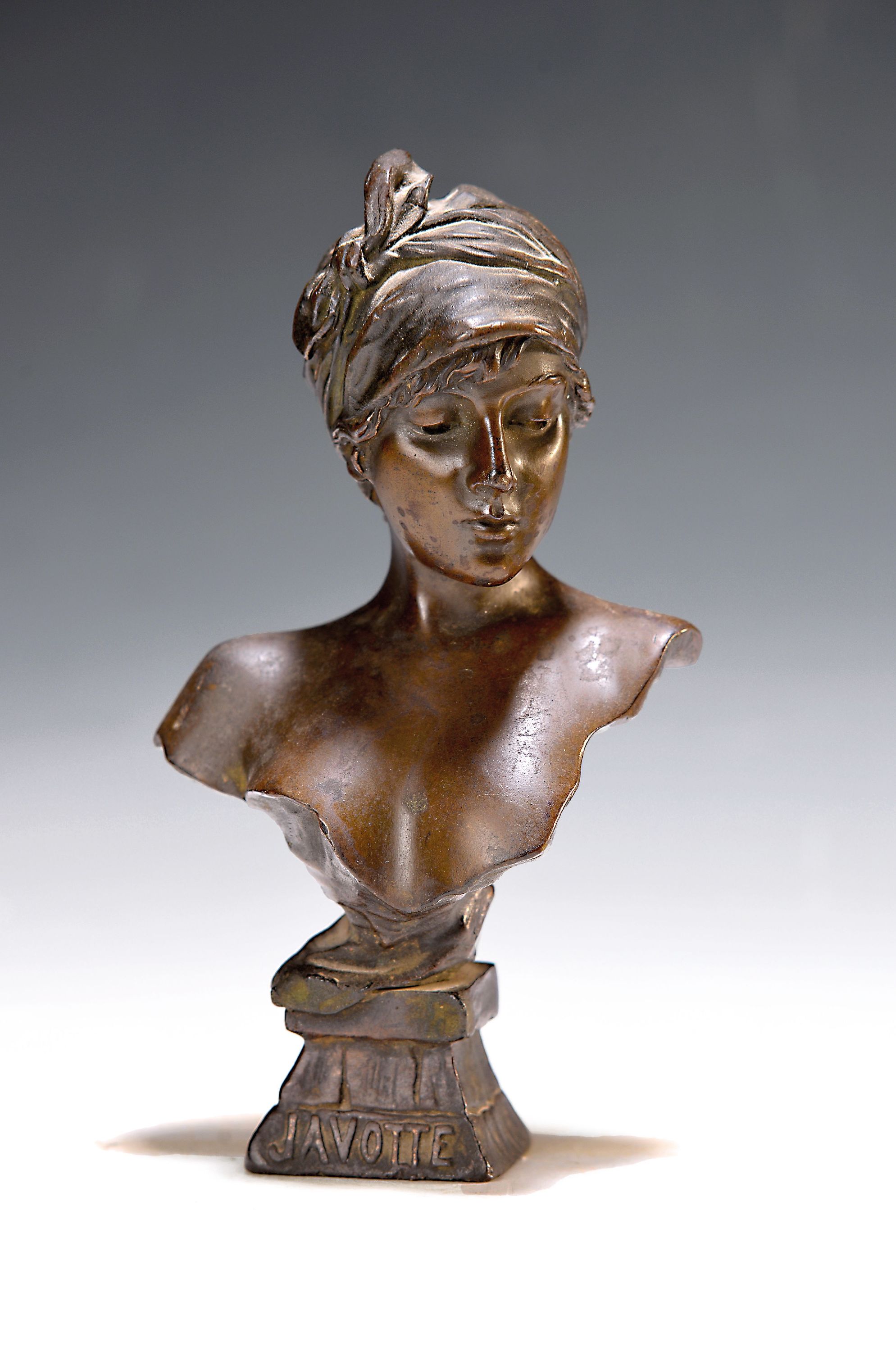 Image 27005635 - Emmanuel Villanis, 1858-1914, Javotte, kleine Bronzeskulptur, signiert, H. ca. 15.5cm