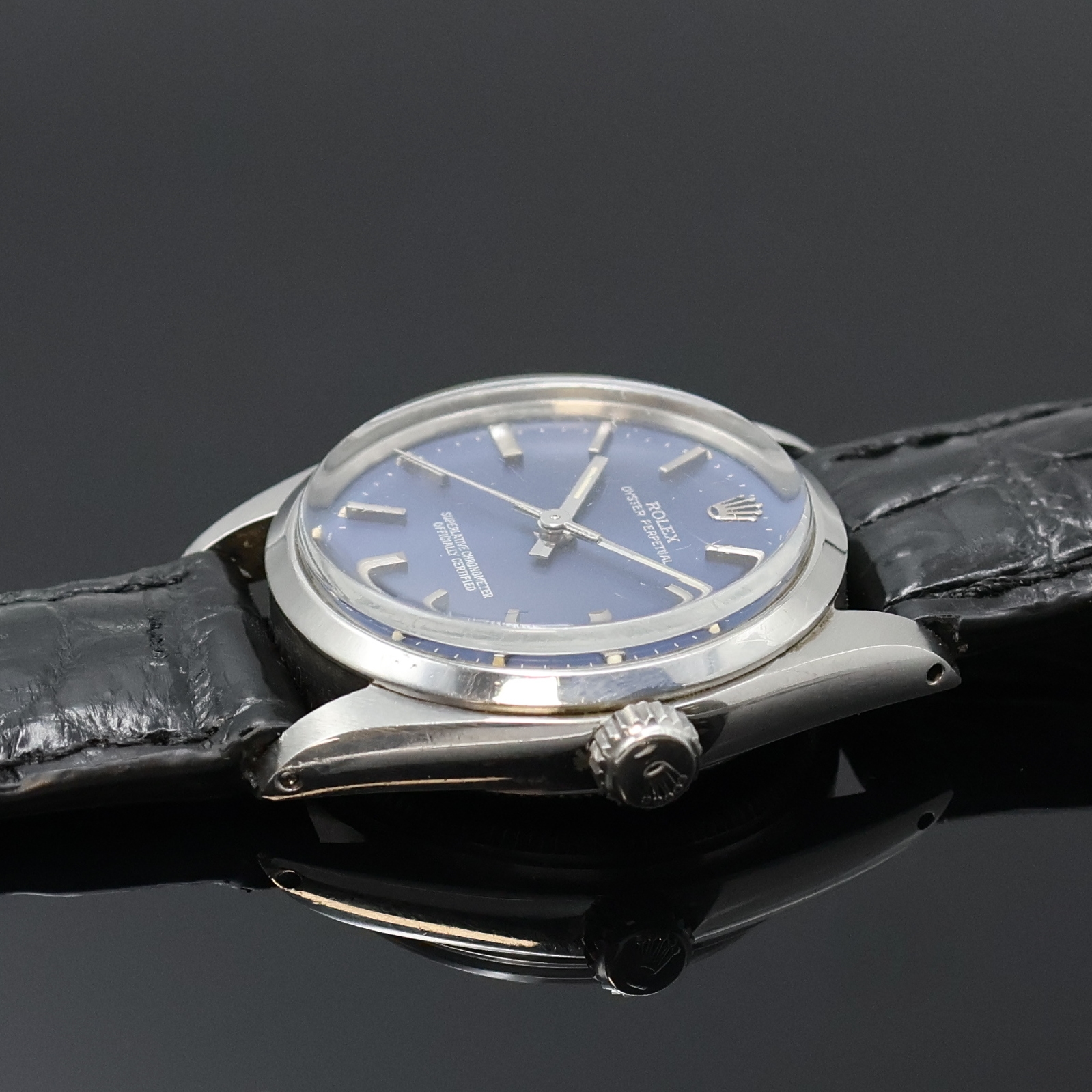 Detail b: ROLEX Armbanduhr Oyster Perpetual Referenz 6748, Schweiz um 1973, Automatik, Edelstahlgeh., Boden und Krone verschr., ab Herst. wasserd., blaues ...