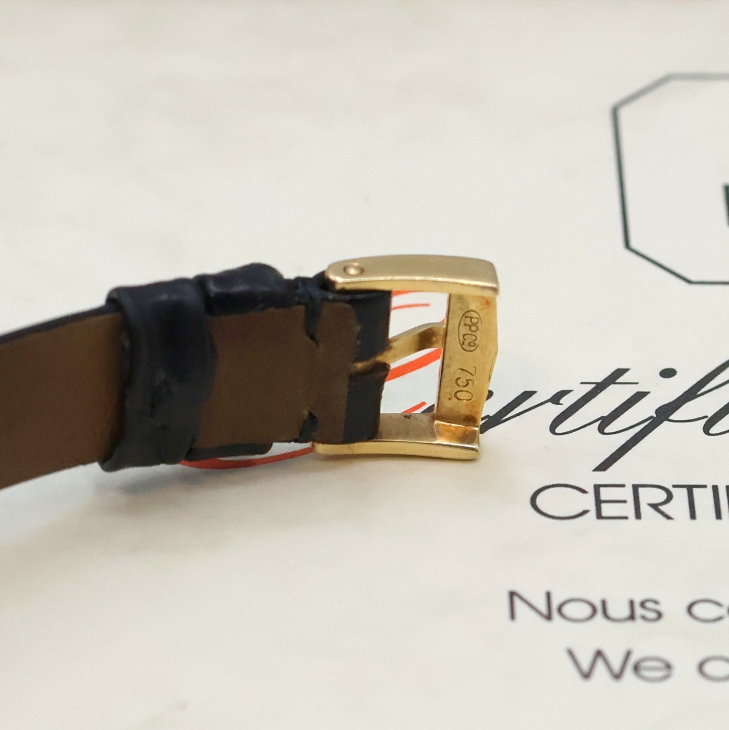 Detail b: PATEK PHILIPPE Damenarmbanduhr Serie Calatrava in GG 750/000 Referenz 4819, 2-teil. Geh. inkl. orig. Lederband m. orig. GG 750/000 Dornschl., Boden ...