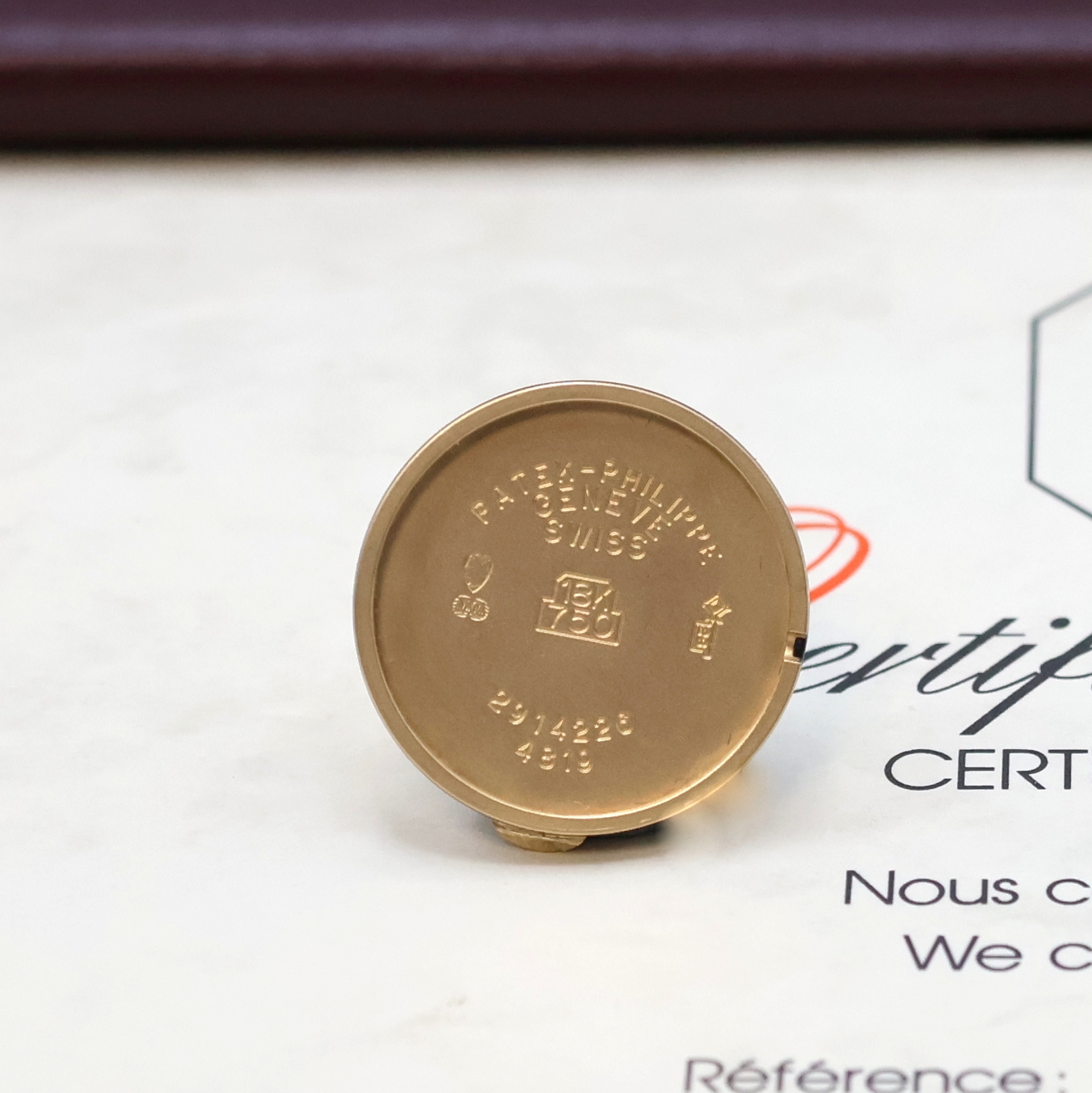 Detail e: PATEK PHILIPPE Damenarmbanduhr Serie Calatrava in GG 750/000 Referenz 4819, 2-teil. Geh. inkl. orig. Lederband m. orig. GG 750/000 Dornschl., Boden ...