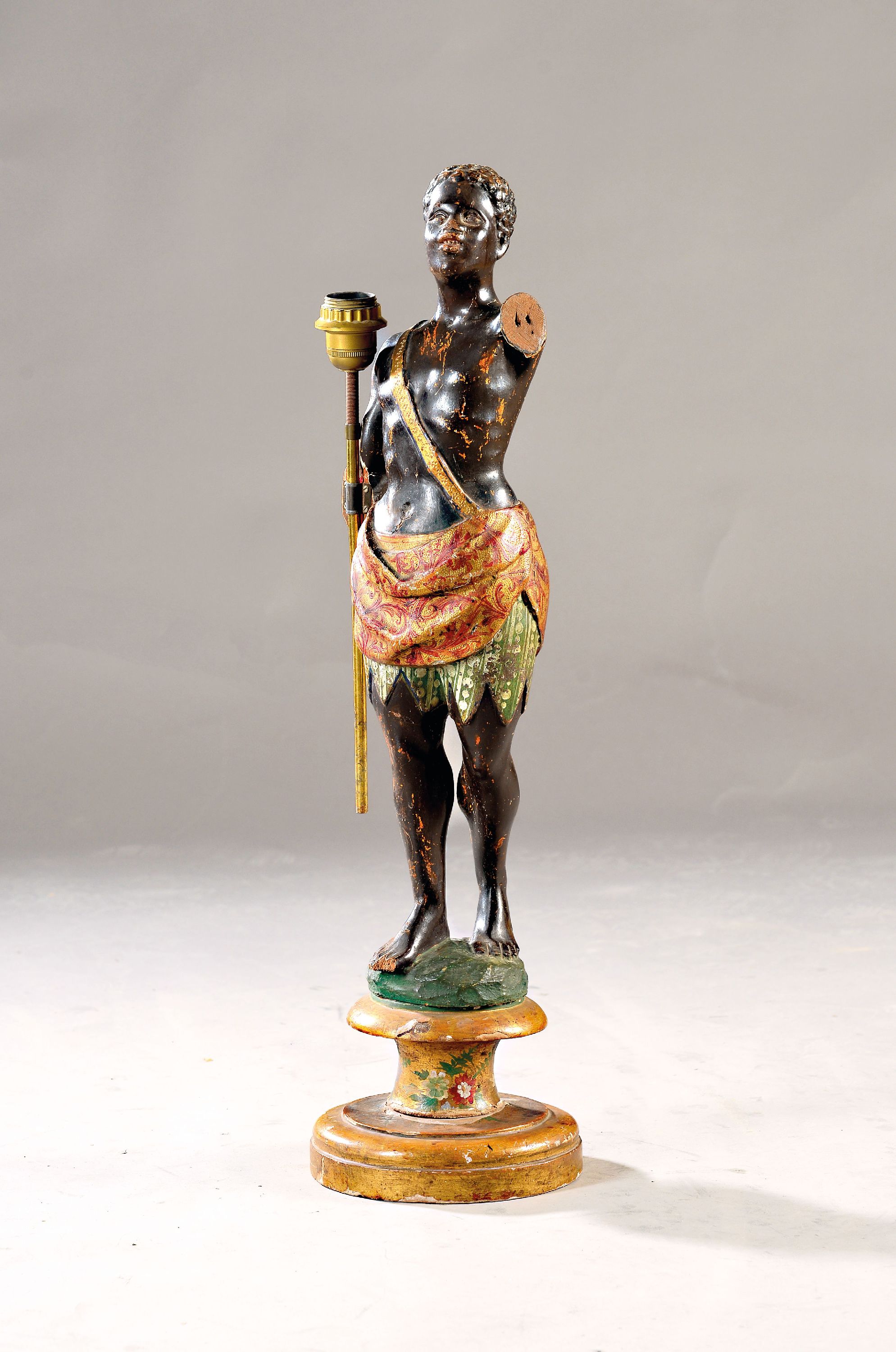 Image 27005703 - Figuren-Lampe, Venedig, um 1780, Holz geschnitzt und bunt gefaßt, am Gewand auch ...