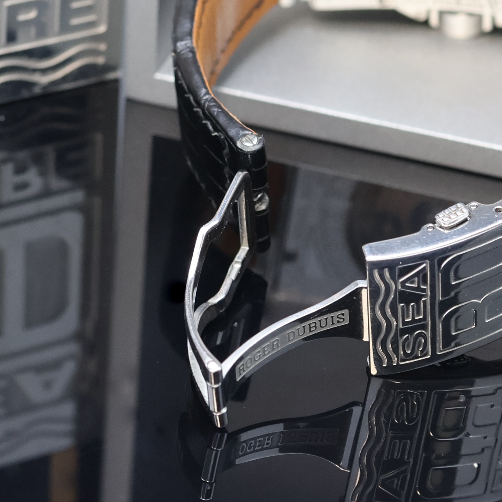 Detail c: ROGER DUBUIS auf 888 Stück limitierte Herrenarmbanduhr SeaMore Referenz MS34.21.9.3.53, Automatik, Schweiz um 2005, Chronometer in Edelstahl inkl. ...