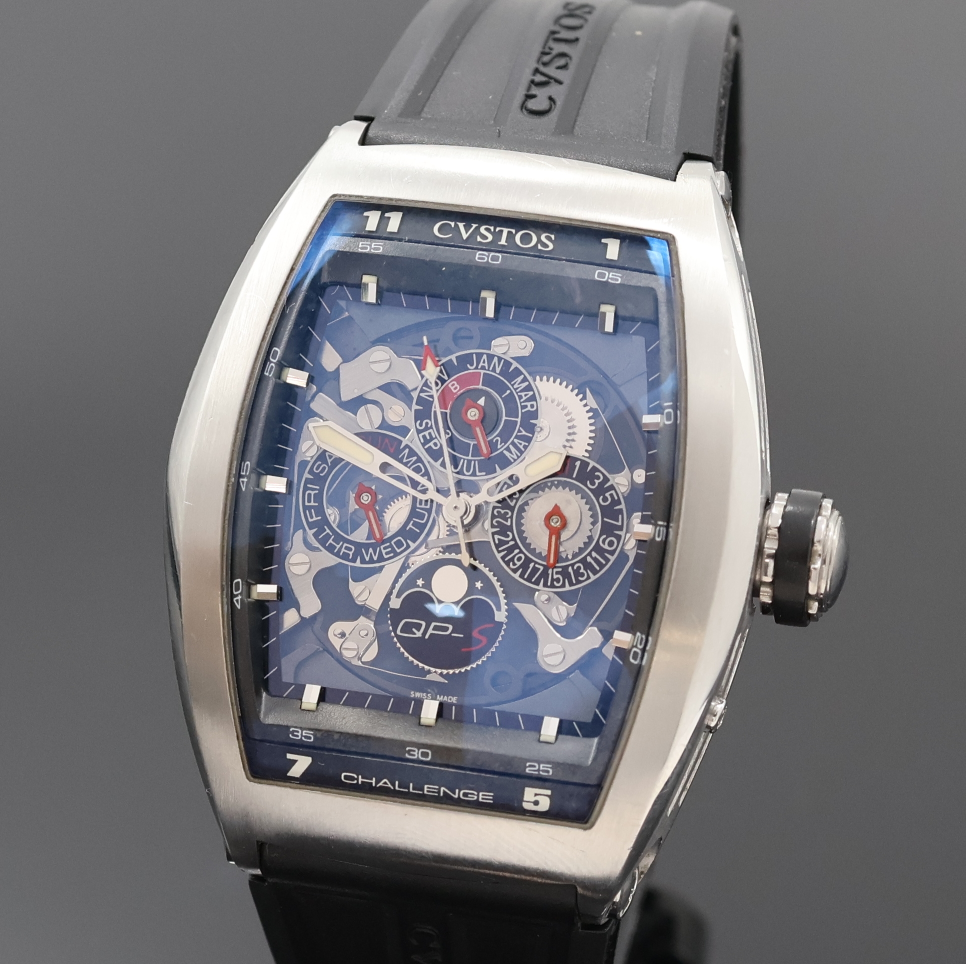 Detail a: CVSTOS Challenge astronomische Armbanduhr mit ewigem Kalender Referenz QP-S, Schweiz um 2007, Automatik, tonneauförmiges, beids. vergl. Geh. inkl. ...