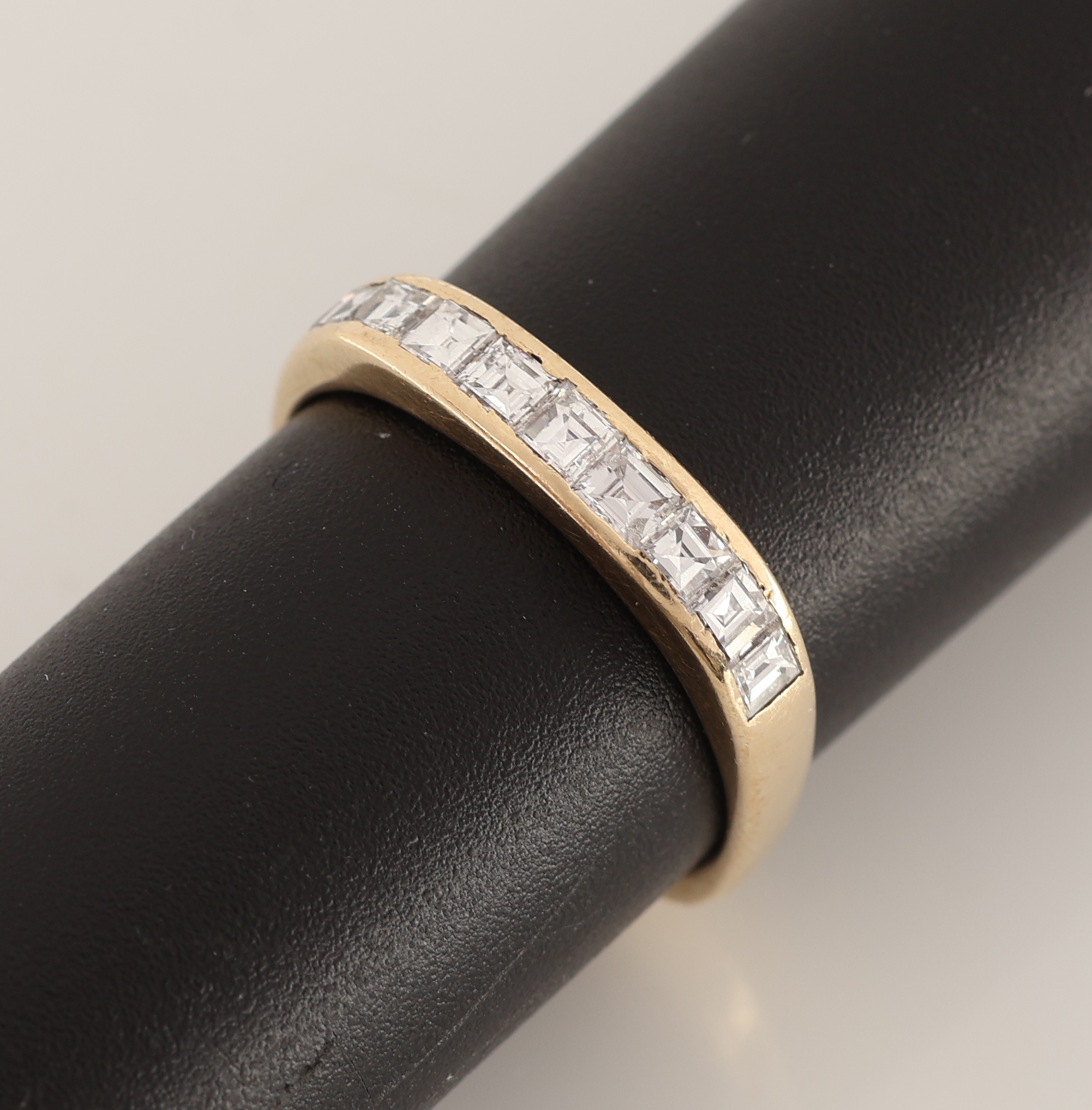 Image 27005735 - 14 kt Gold Diamant-Ring, GG 585/000, 9 Diamant-Carrees zus. ca. 0.60 ct feines Weiß- ...