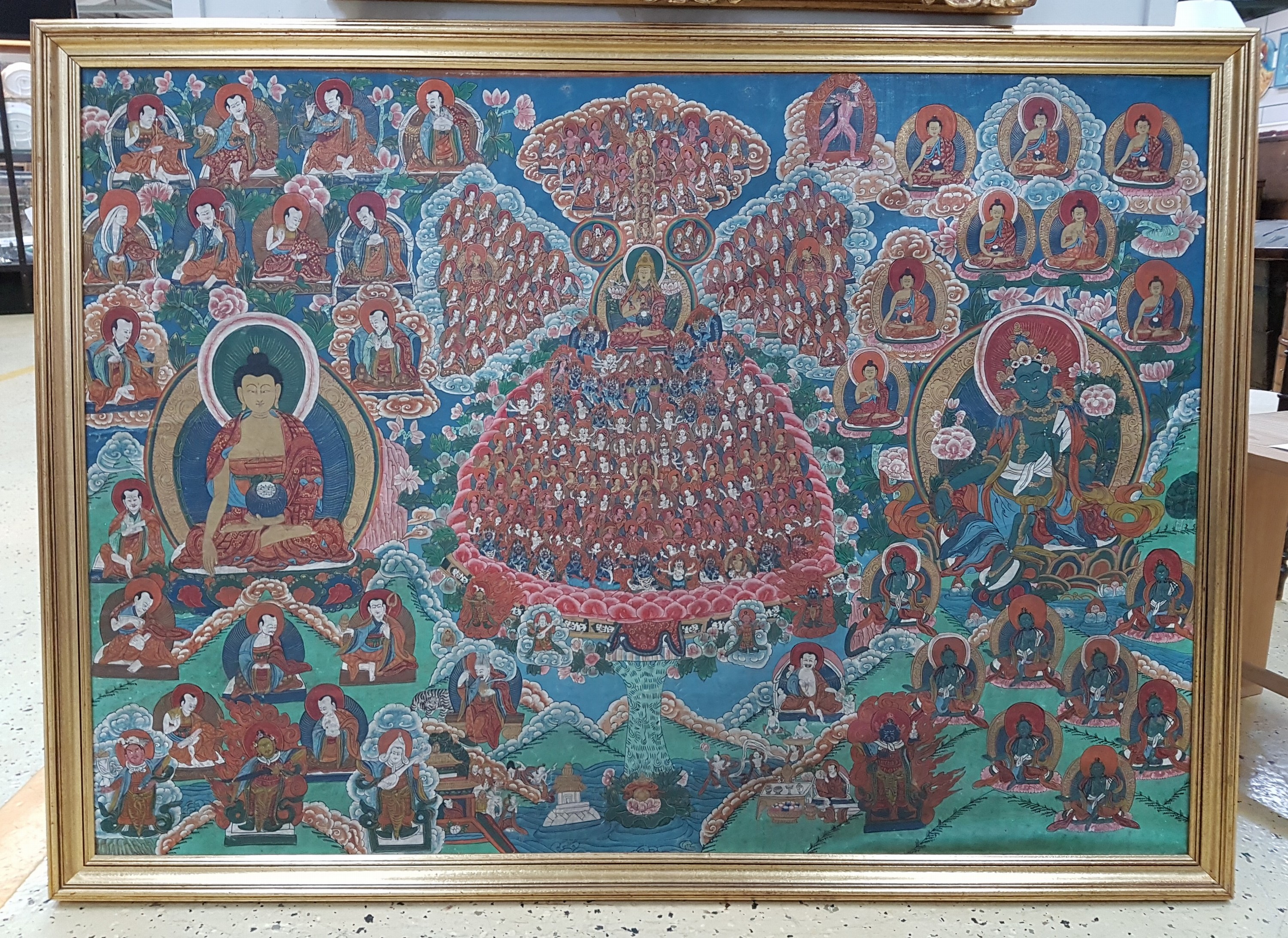 Detail a: Großer Thangka, Nepal, um 1900, vielfigurige Darstellung des buddhistischen Kosmos, mittig der Versammlungsbaum der 100 Götter, mit Lama und Buddha ...