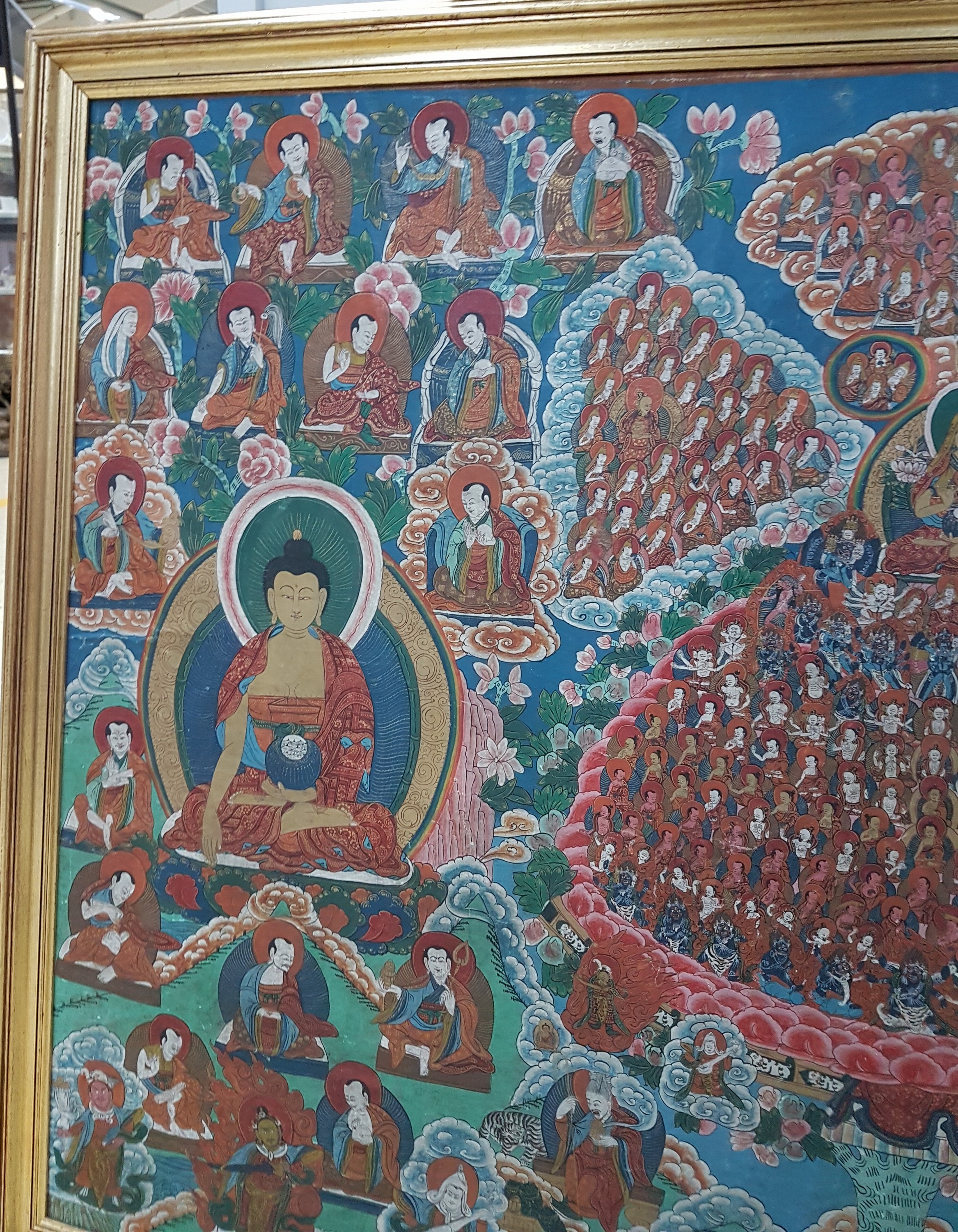 Detail d: Großer Thangka, Nepal, um 1900, vielfigurige Darstellung des buddhistischen Kosmos, mittig der Versammlungsbaum der 100 Götter, mit Lama und Buddha ...