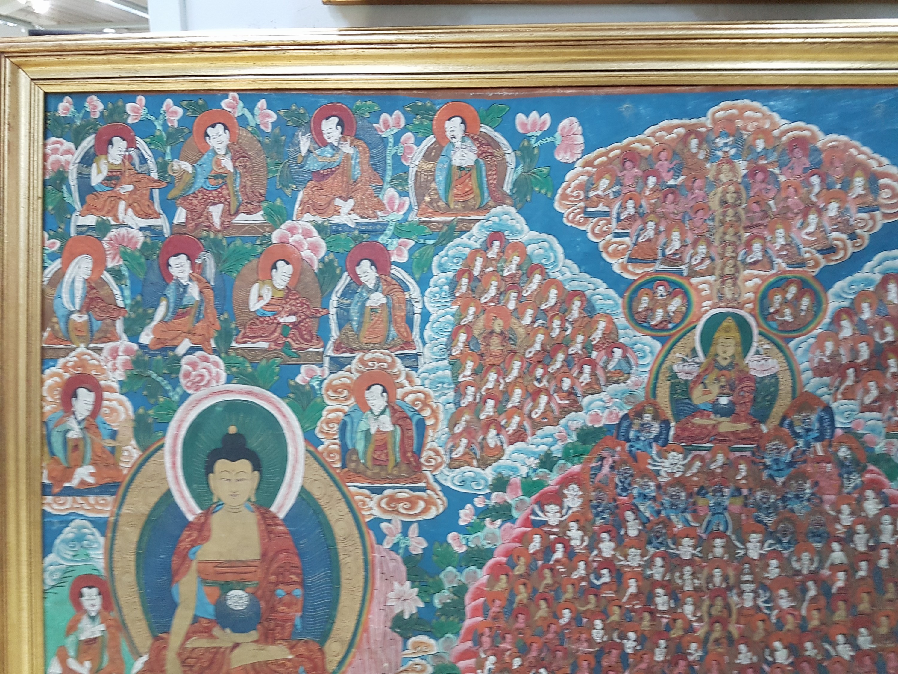 Detail h: Großer Thangka, Nepal, um 1900, vielfigurige Darstellung des buddhistischen Kosmos, mittig der Versammlungsbaum der 100 Götter, mit Lama und Buddha ...