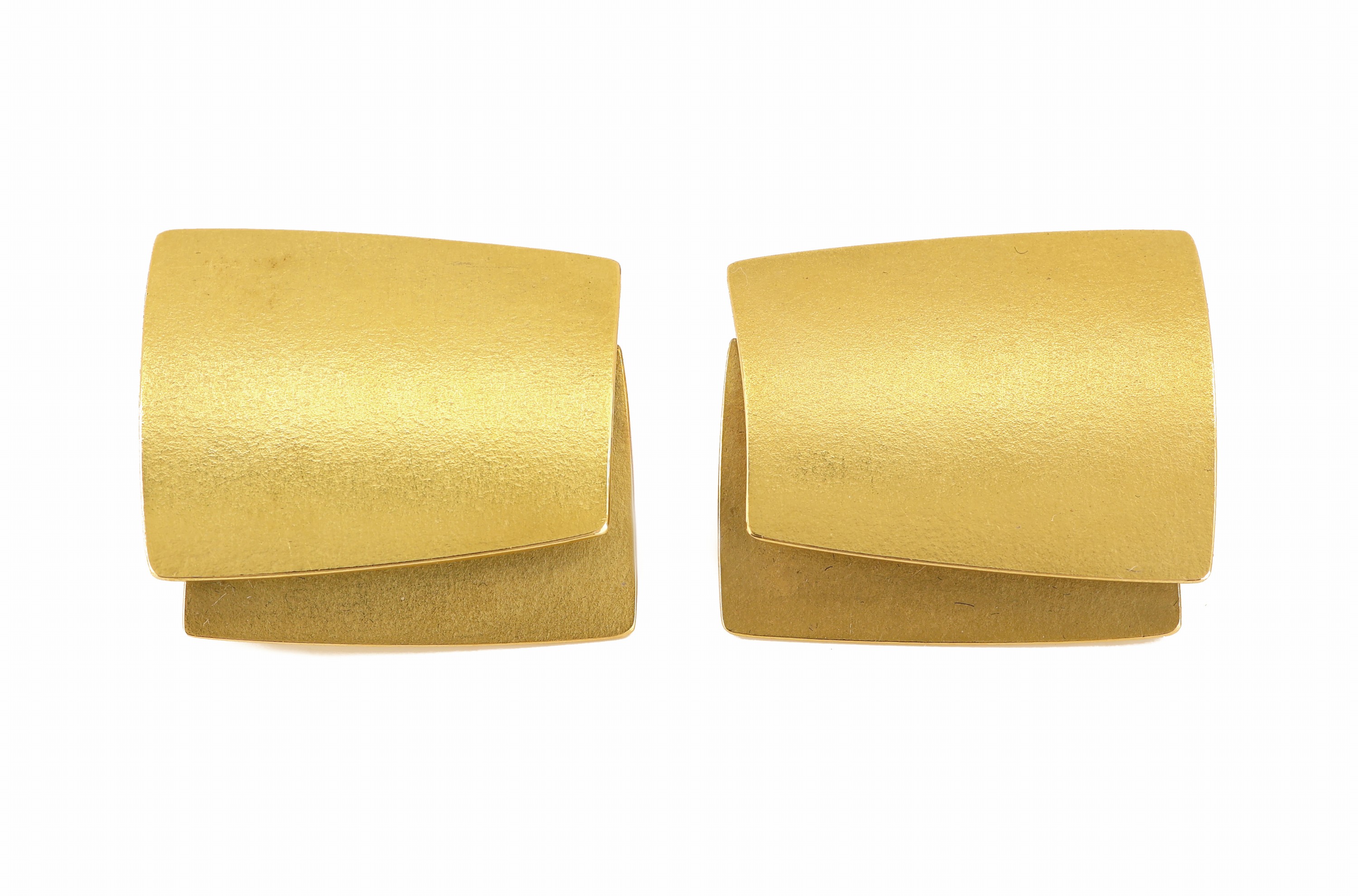 Detail a: Paar 18 kt Gold Ohrstecker, GG 750/000, sat., L. ca. 2.2 cm, ca. 13.2 g, Meistermarke unged., Clipbrisuren