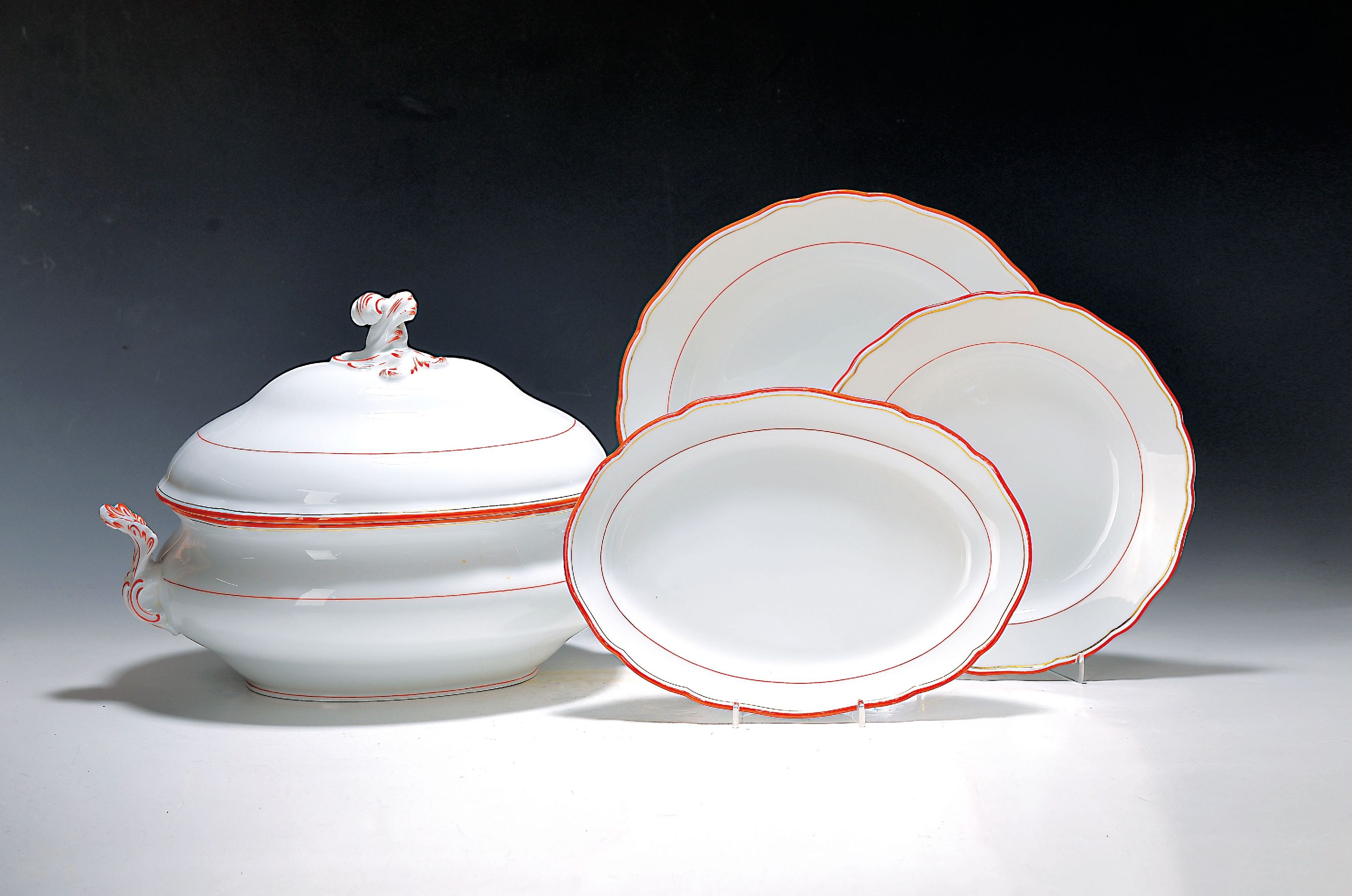 Image 27005792 - Speiseservice für 6 Personen, Meissen, 20. Jh., 1. Wahl, Porzellan, korallroter und ...