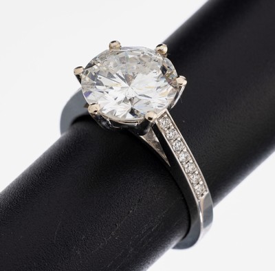 Image 18 kt gold brilliant-ring, WG 750/000, centered brilliant approx. 4.07 ct Top Crystal ...
