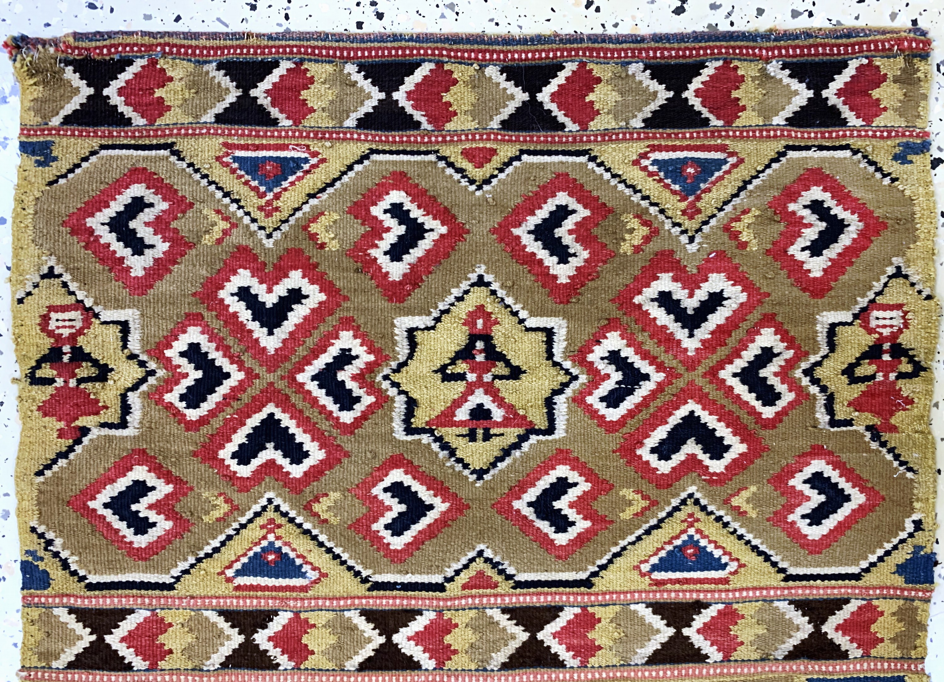 Detail a: Feine Rölakan Täcke antik, Südschweden, Skäne-Gebiet, 19.Jhd, Wolle gewebt auf Wolle, ca. 112 x 57 cm, EHZ: 1