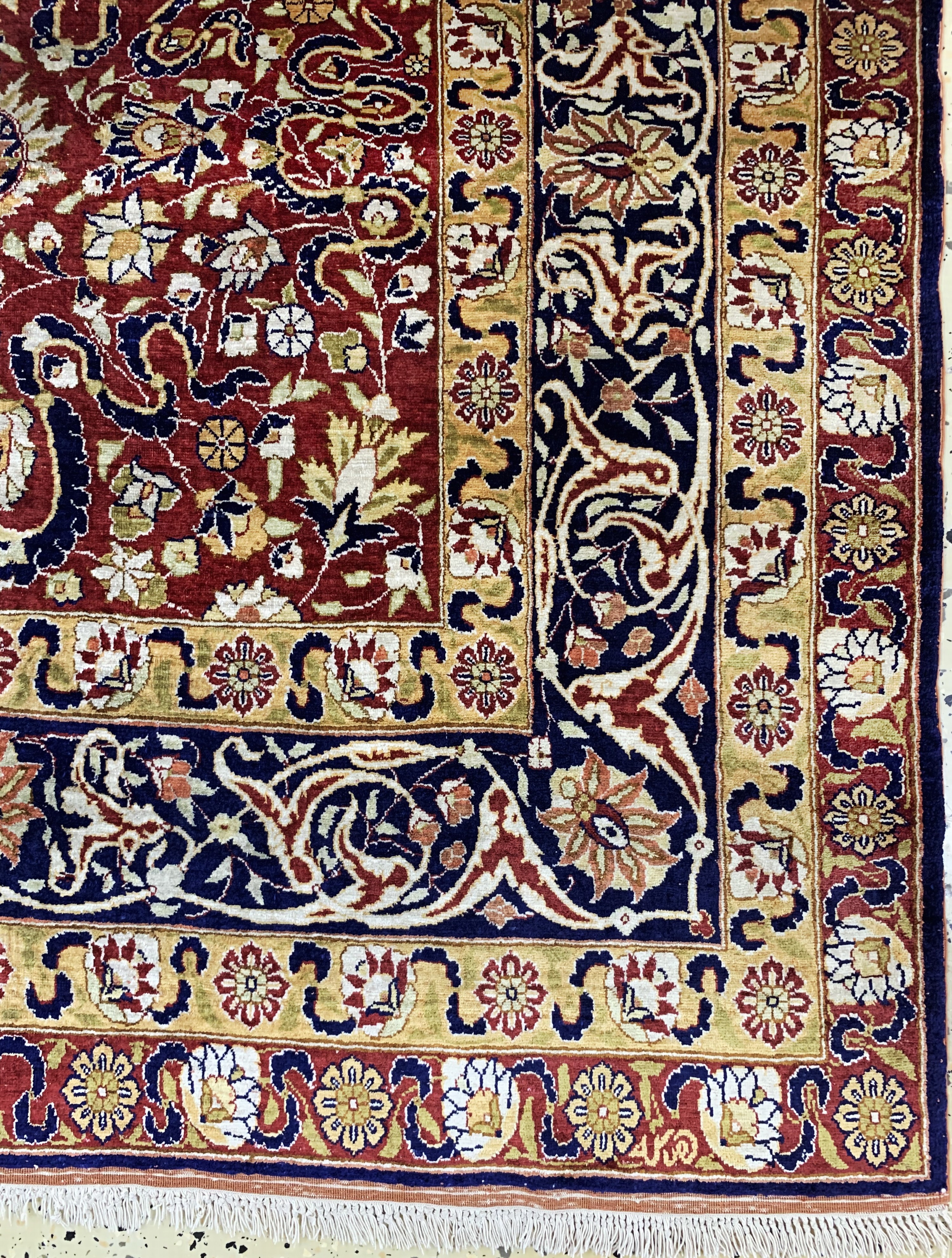 Detail a: Hereke Seide fein, Türkei, Anfang 230.Jhd, reine Naturseide, ca. 160 x 118 cm, EHZ: 1-2 (fachkundig gereinigt)