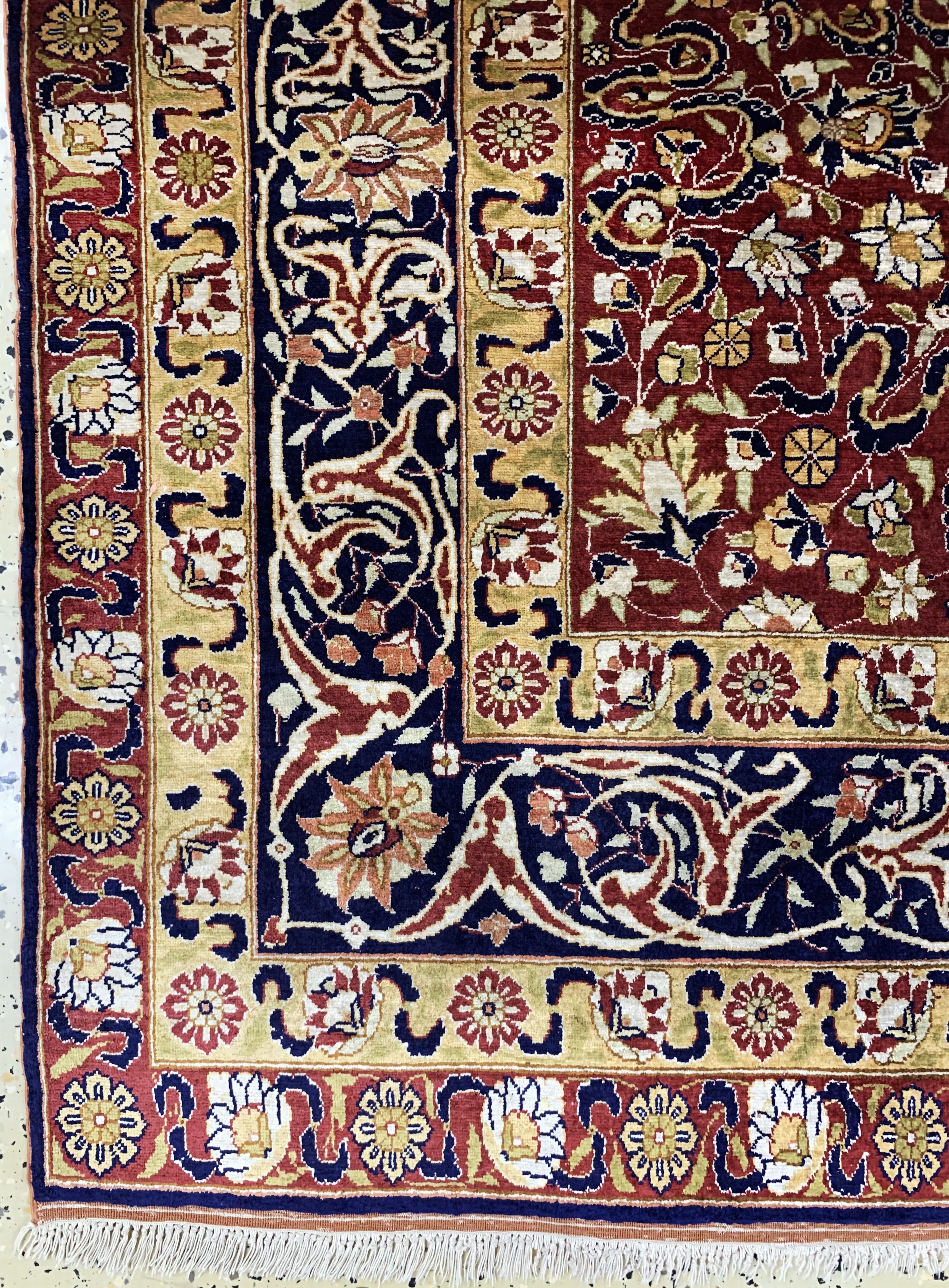 Detail b: Hereke Seide fein, Türkei, Anfang 230.Jhd, reine Naturseide, ca. 160 x 118 cm, EHZ: 1-2 (fachkundig gereinigt)