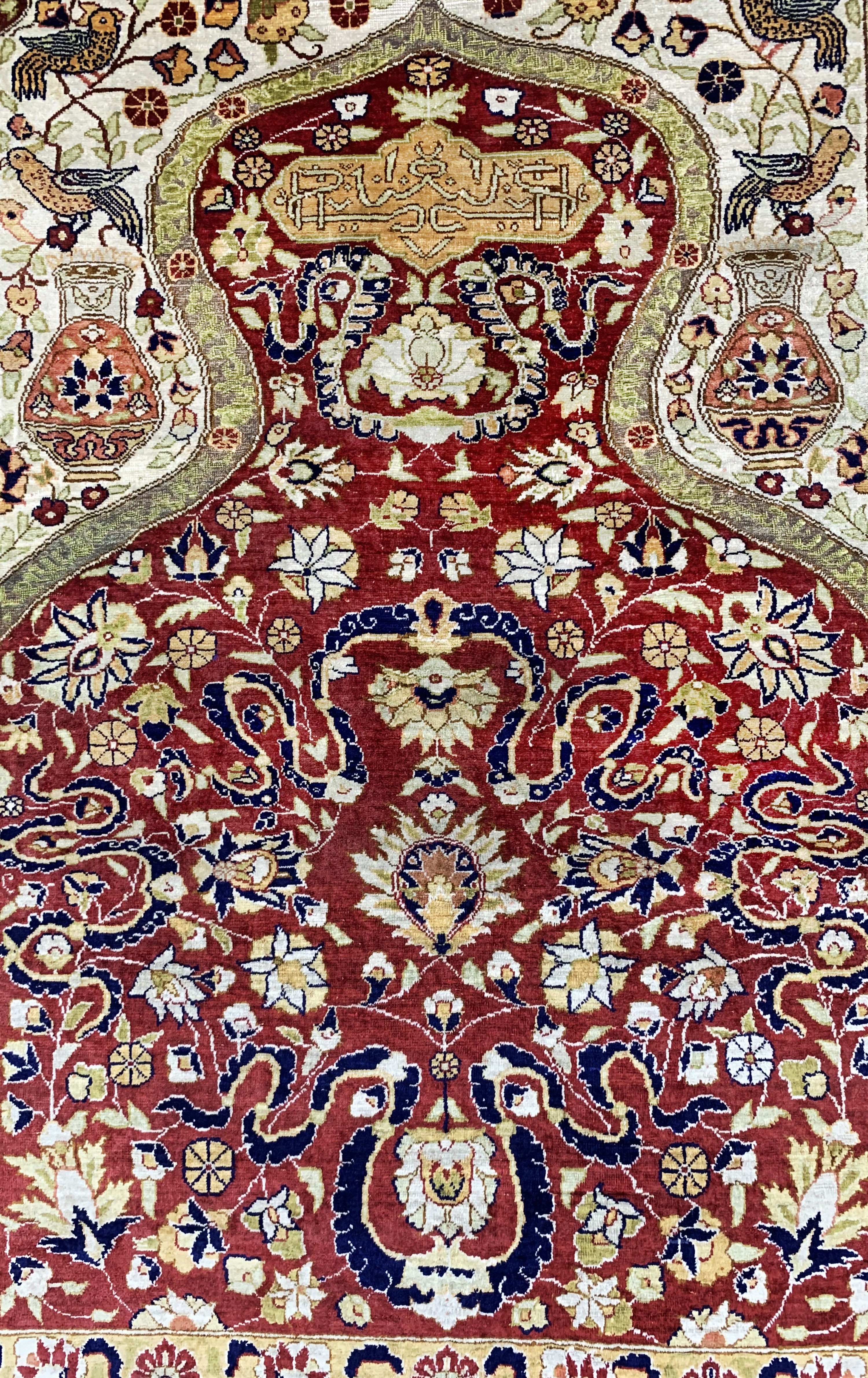 Detail c: Hereke Seide fein, Türkei, Anfang 230.Jhd, reine Naturseide, ca. 160 x 118 cm, EHZ: 1-2 (fachkundig gereinigt)