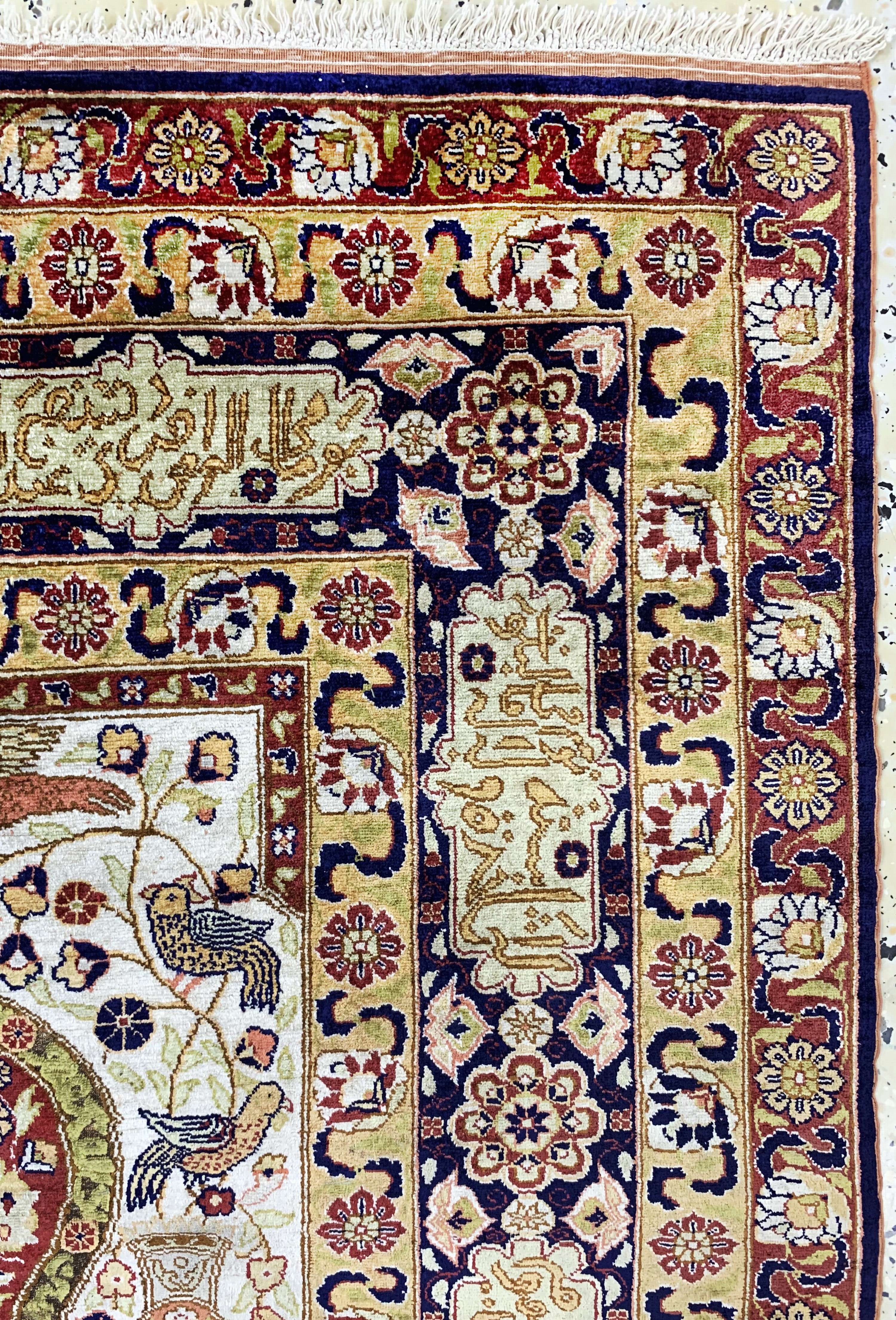 Detail e: Hereke Seide fein, Türkei, Anfang 230.Jhd, reine Naturseide, ca. 160 x 118 cm, EHZ: 1-2 (fachkundig gereinigt)