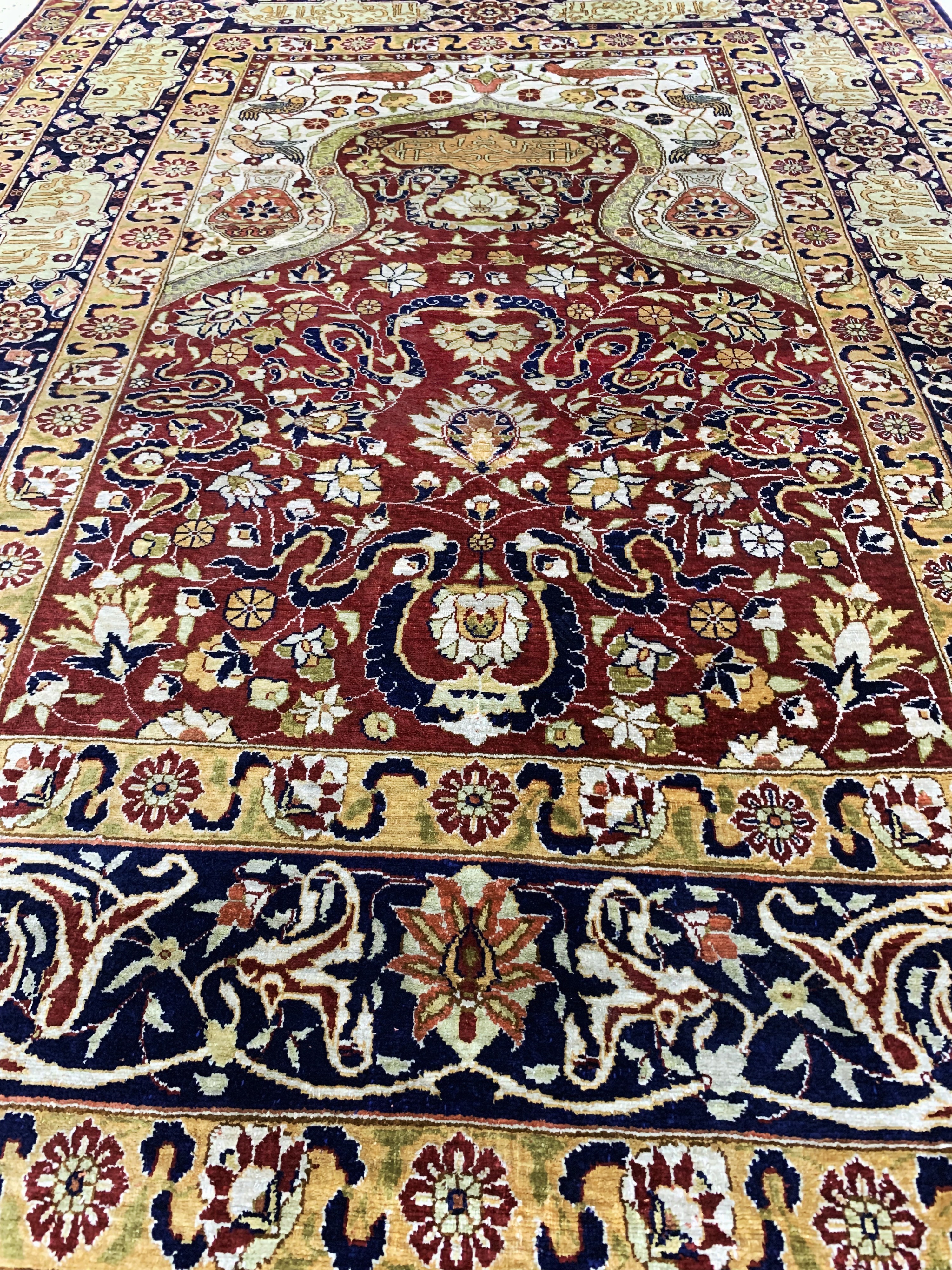 Detail g: Hereke Seide fein, Türkei, Anfang 230.Jhd, reine Naturseide, ca. 160 x 118 cm, EHZ: 1-2 (fachkundig gereinigt)