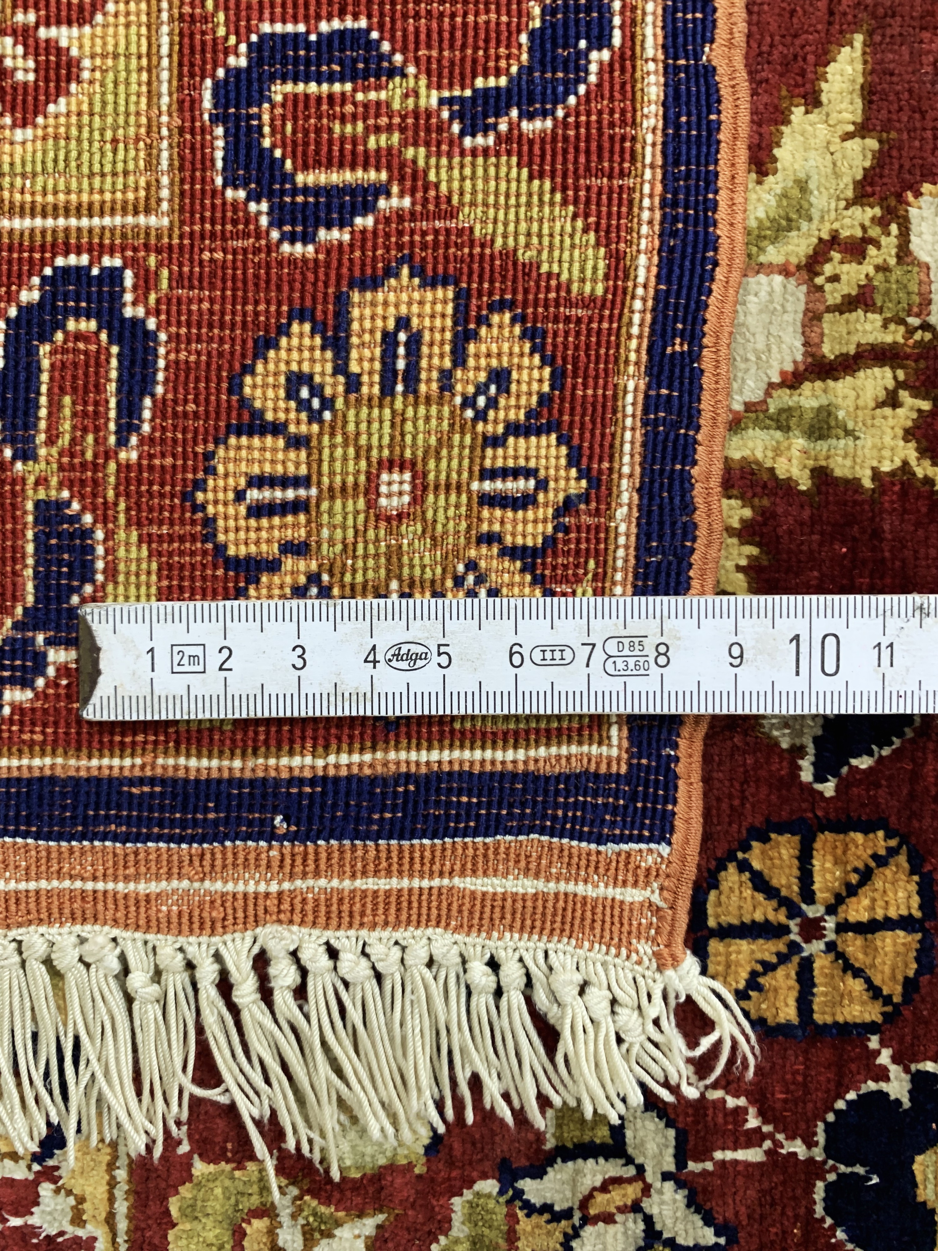 Detail h: Hereke Seide fein, Türkei, Anfang 230.Jhd, reine Naturseide, ca. 160 x 118 cm, EHZ: 1-2 (fachkundig gereinigt)