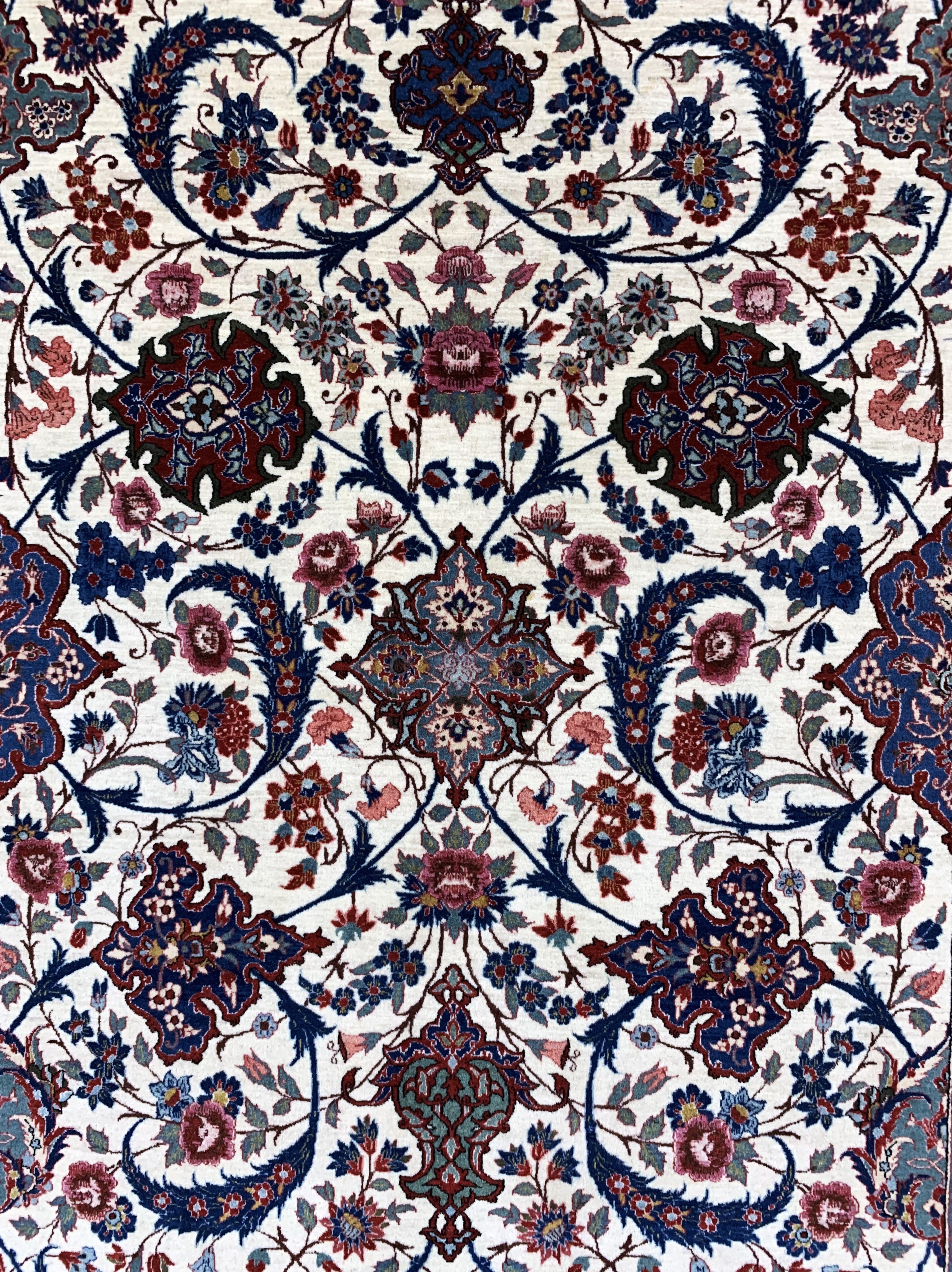 Detail c: Esfahan fein antik, Persien, um 1900, Korkwolle auf Baumwolle, ca. 225 x 153 cm, EHZ: 1-2, (fachkundig gereinigt)