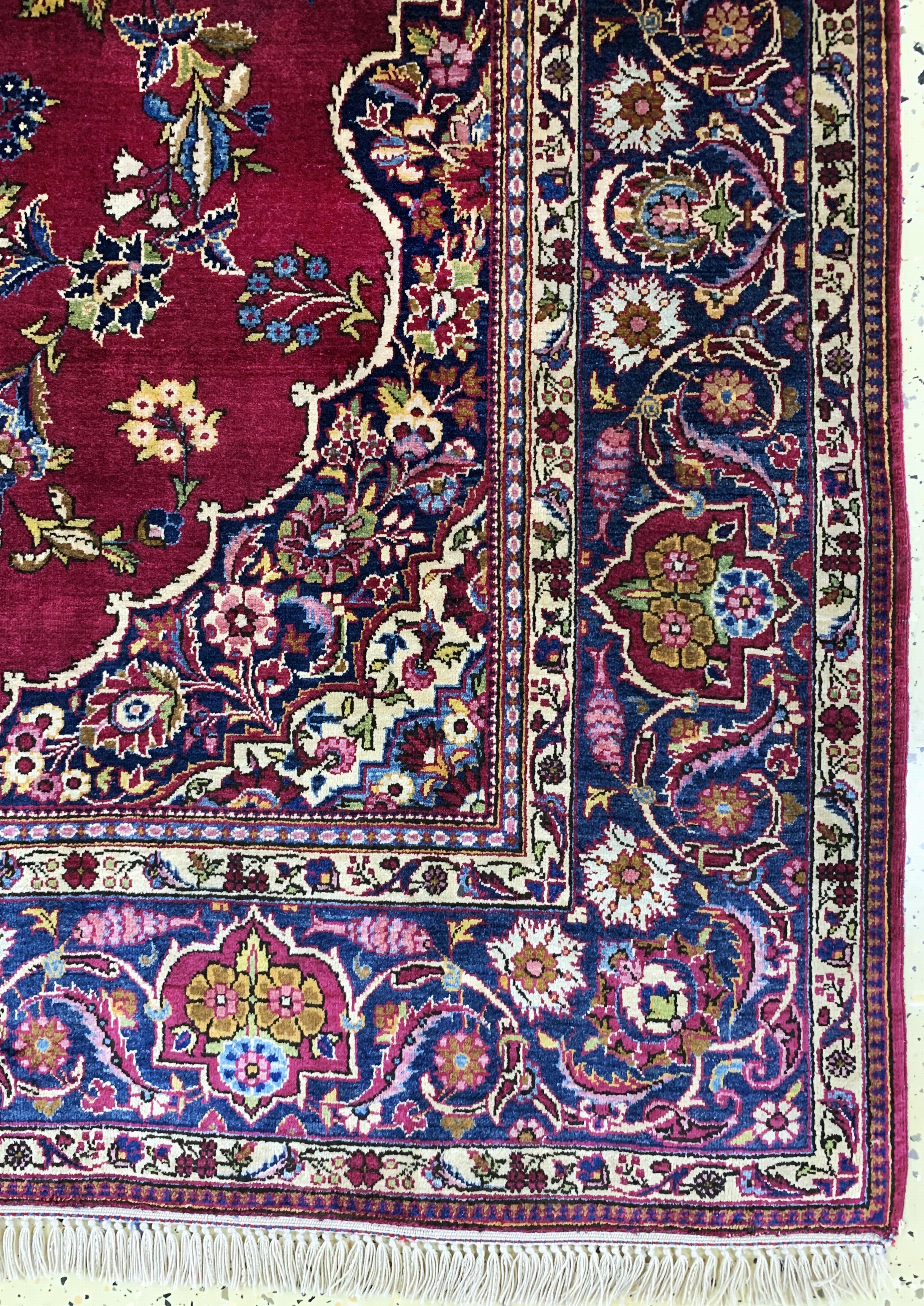 Detail a: Seiden Keschan fein alt, Persien, um 1920-1930, reine Naturseide, ca. 200 x 125 cm,EHZ: 1-2, (fachkundig gereinigt)