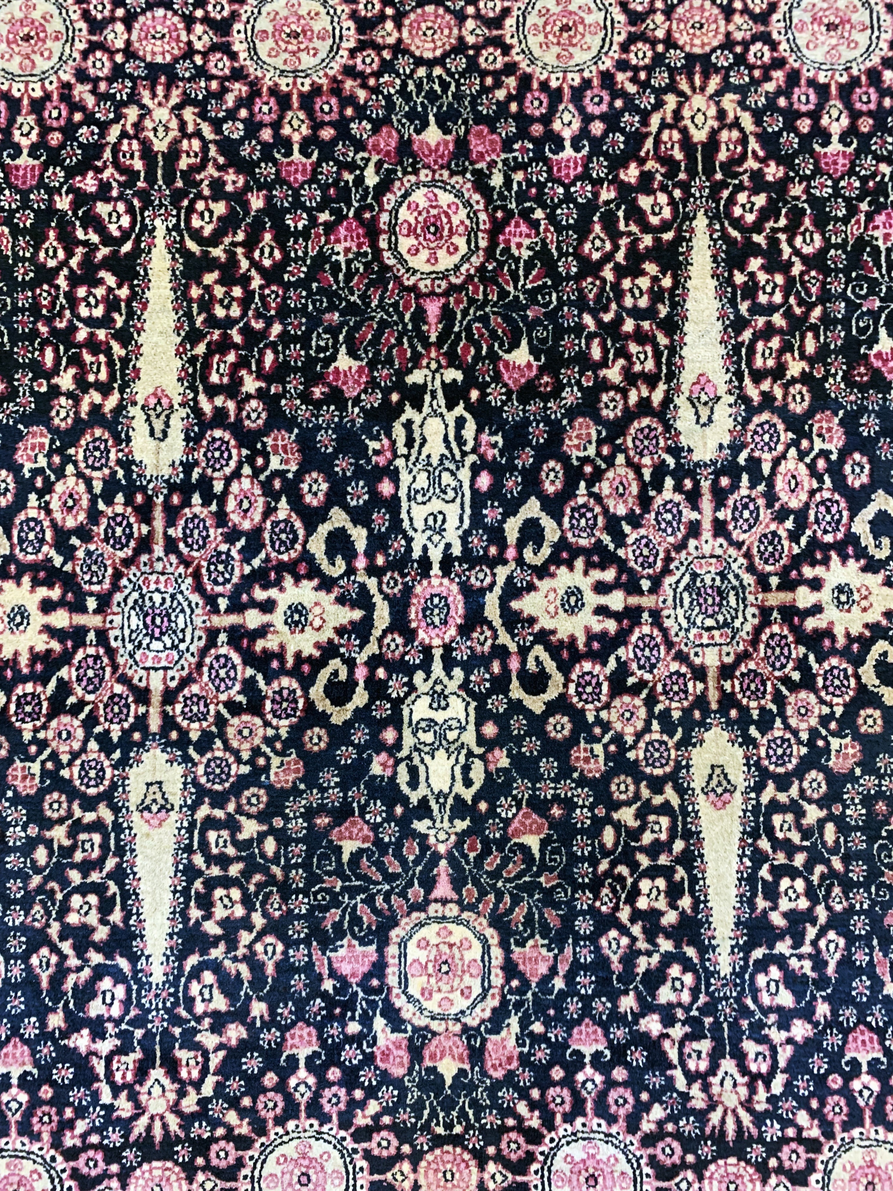 Detail c: Teheran antik, Persien, um 1900, Wolle auf Baumwolle, ca. 210 x 146 cm, EHZ: 1-2, (fachkundig gereinigt)