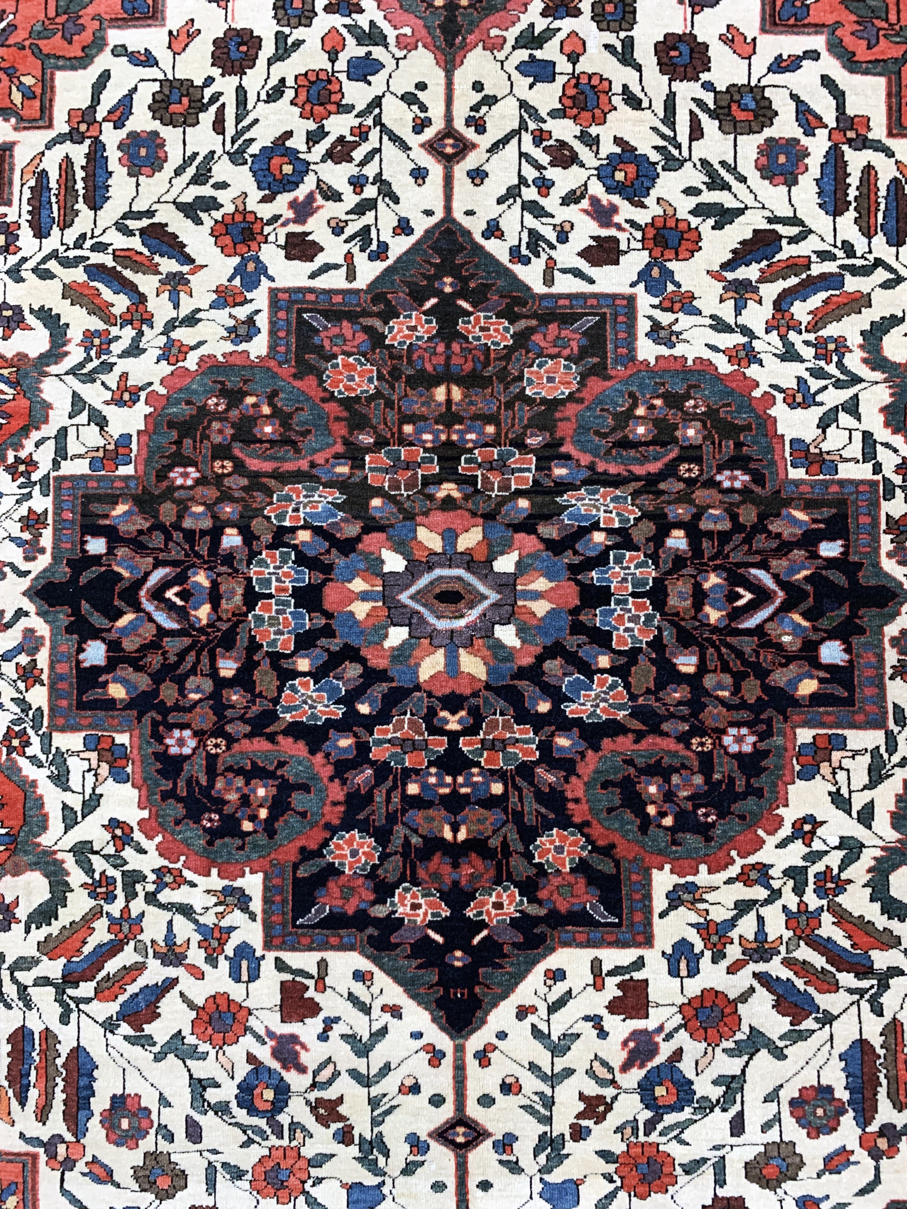 Detail c: Sarogh"Farahan"antik, Persien, um 1900, Wolle auf Baumwolle, ca. 201 x 133 cm, gereinigt, EHZ: 2(minimale restaurierungen).