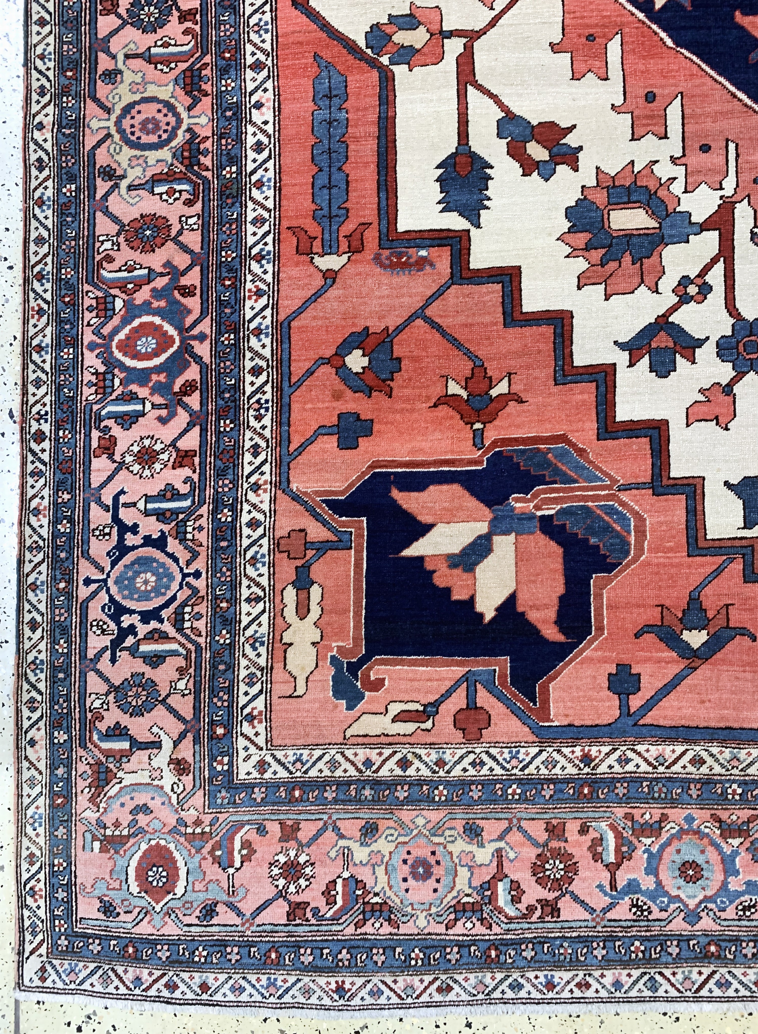 Detail c: Heriz"Serapi"antik, Persien, 19.Jhd, Wolle auf Baumwolle, ca. 395 x 280 cm, EHZ:(gleichmäßig dünn), fachkundig gereinigt.