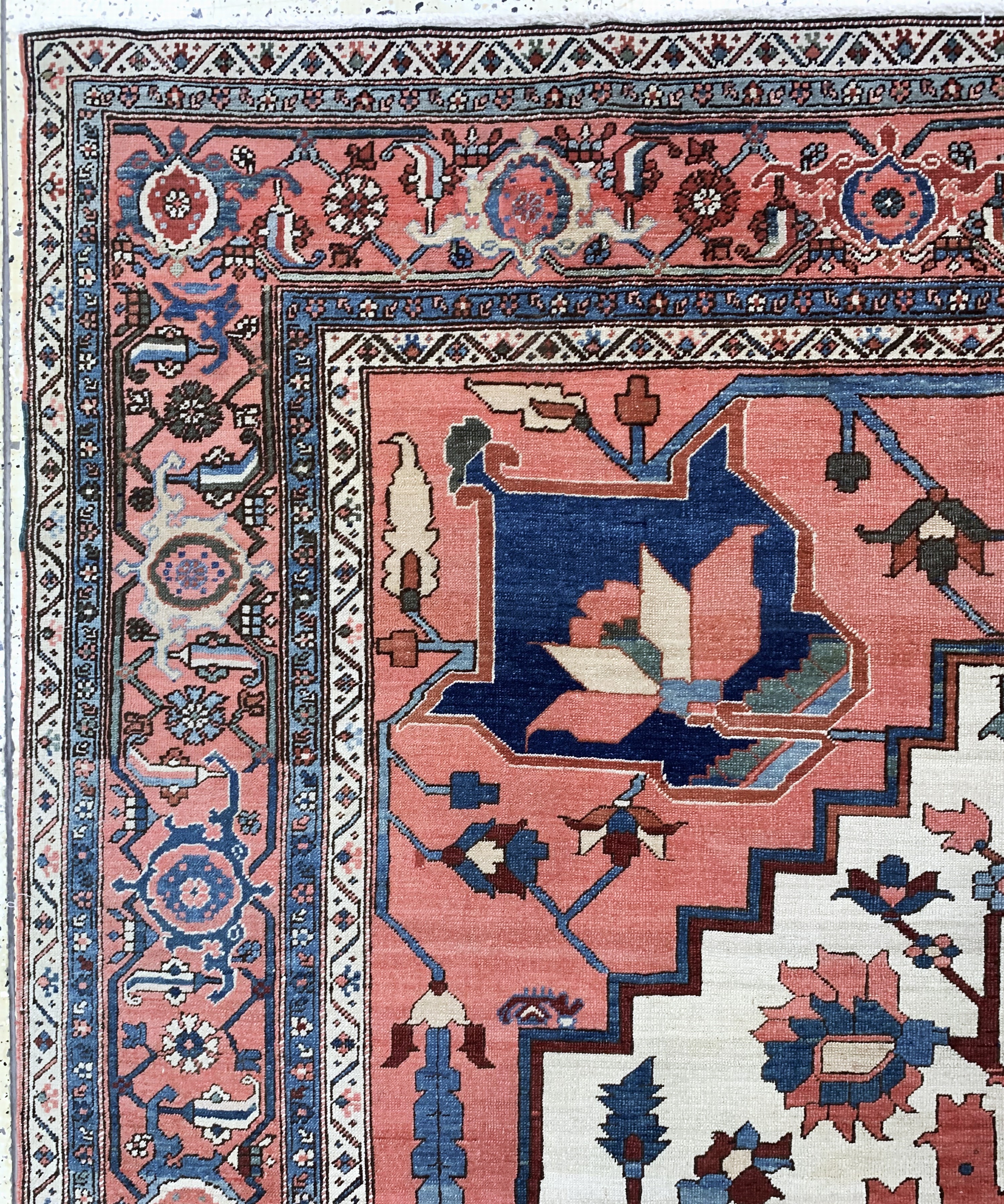 Detail g: Heriz"Serapi"antik, Persien, 19.Jhd, Wolle auf Baumwolle, ca. 395 x 280 cm, EHZ:(gleichmäßig dünn), fachkundig gereinigt.