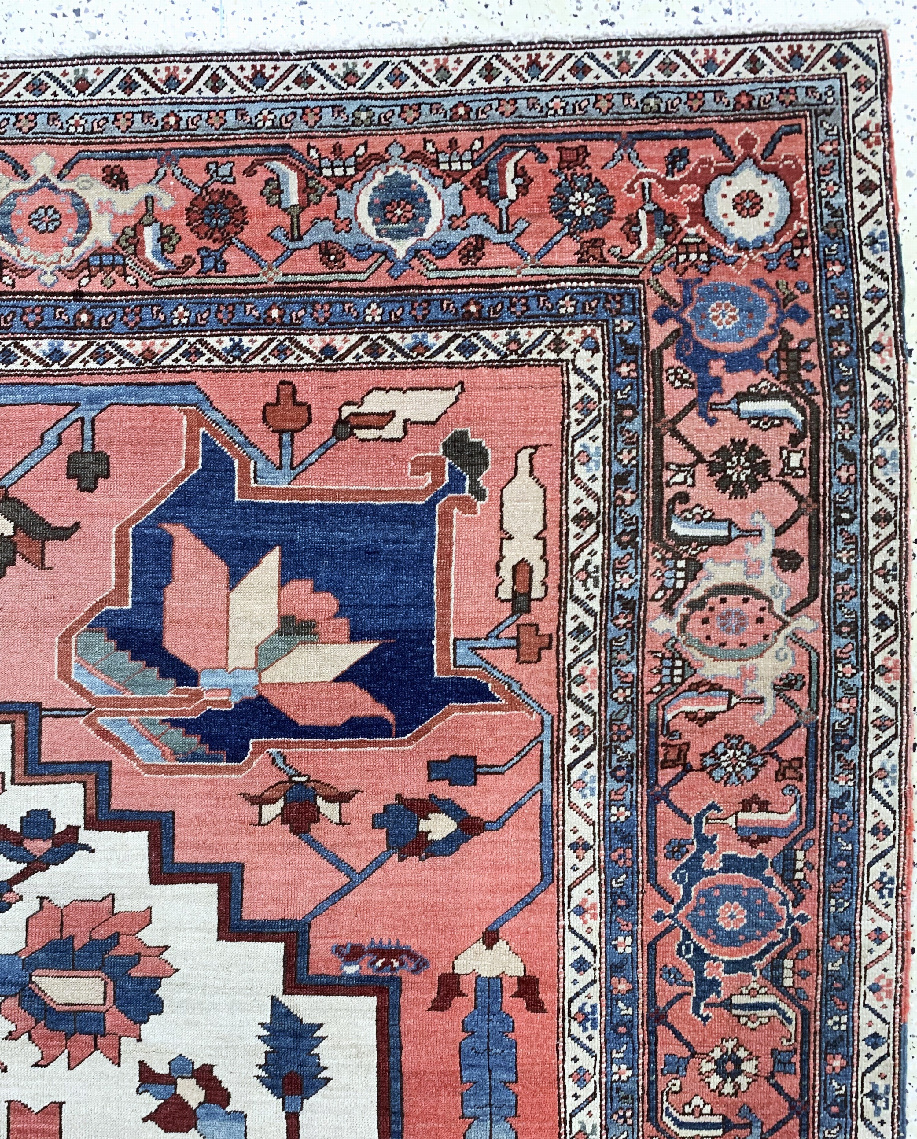 Detail i: Heriz"Serapi"antik, Persien, 19.Jhd, Wolle auf Baumwolle, ca. 395 x 280 cm, EHZ:(gleichmäßig dünn), fachkundig gereinigt.