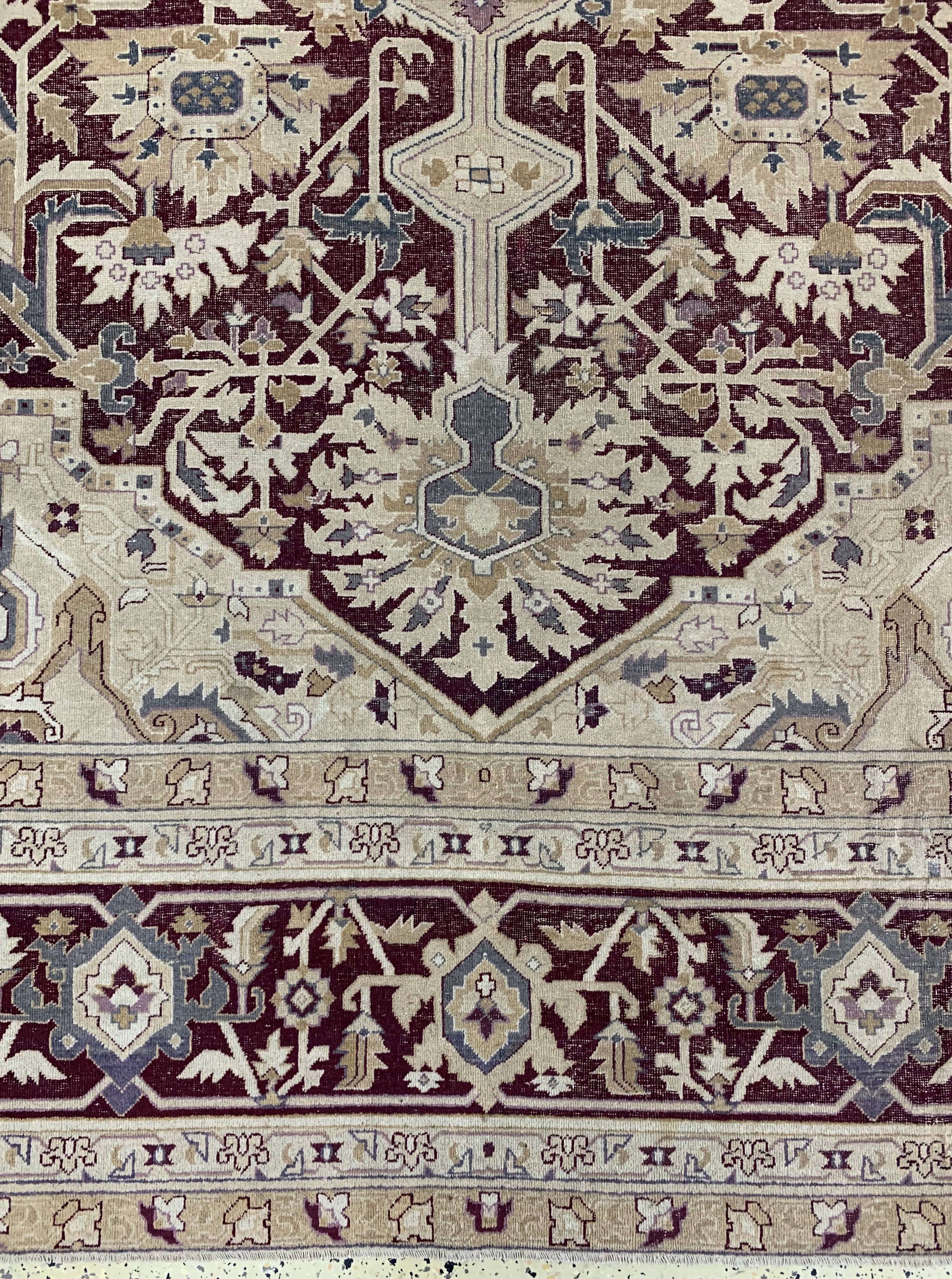 Detail c: Antiker"Amritsa", Indien, 19.Jhd, Wolle auf Baumwolle, ca. 425 x 315 cm, EHZ:(gleichmäßig dünn), minimal restauriert
