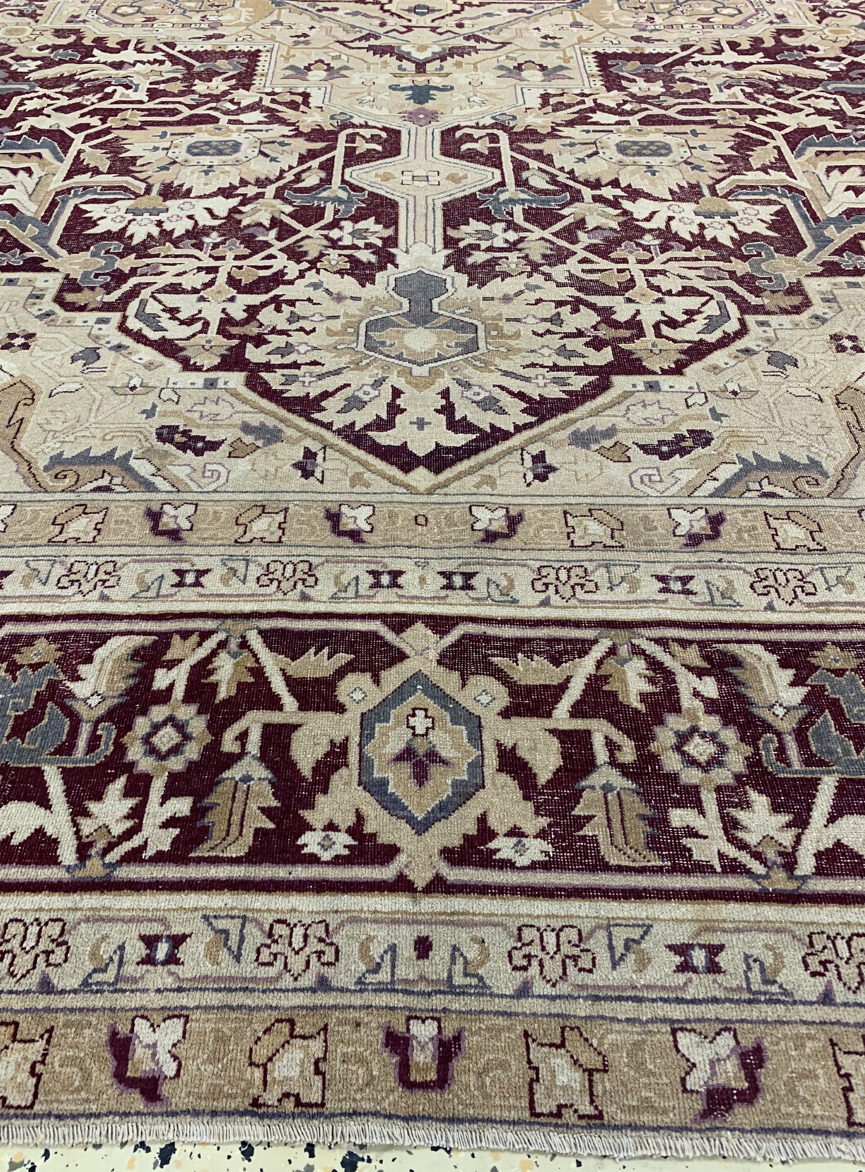 Detail k: Antiker"Amritsa", Indien, 19.Jhd, Wolle auf Baumwolle, ca. 425 x 315 cm, EHZ:(gleichmäßig dünn), minimal restauriert