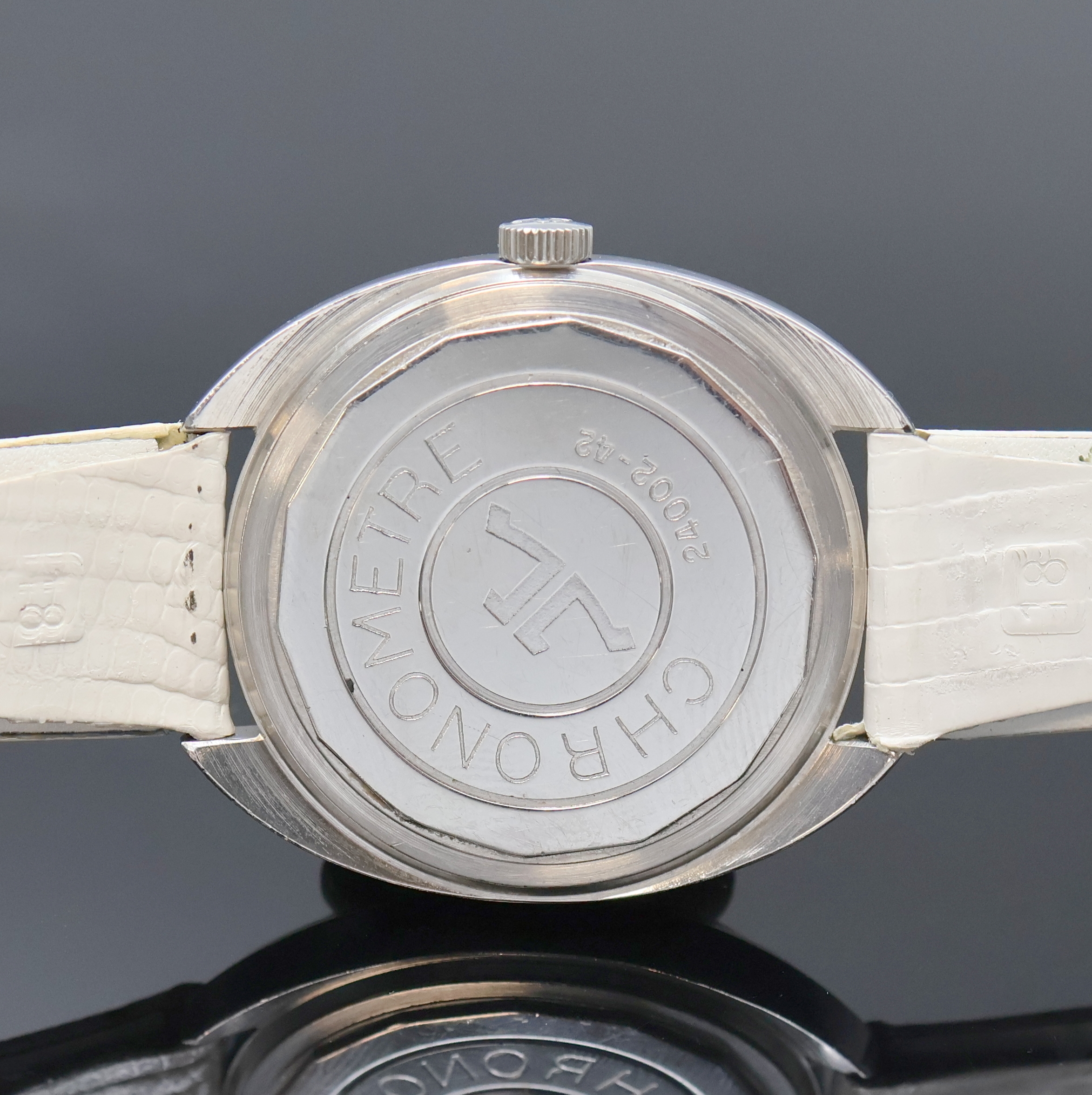 Detail d: Jaeger-LeCoultre Chronometre Referenz 24002-42seltene Herrenarmbanduhr in Stahl, Schweiz um 1975, Automatik, unpoliertes Geh., verschr. Boden bez. ...